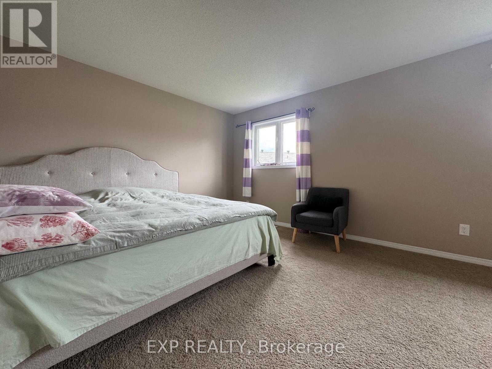 












381 VIA VERONA AVENUE

,
Ottawa,




Ontario
K2J5X8

