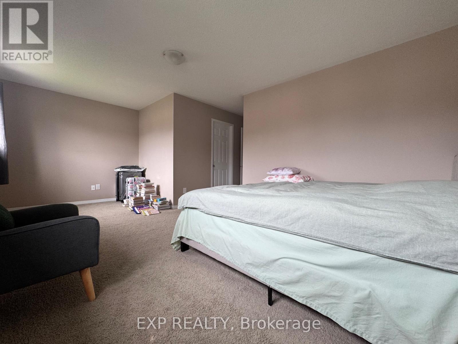 












381 VIA VERONA AVENUE

,
Ottawa,




Ontario
K2J5X8

