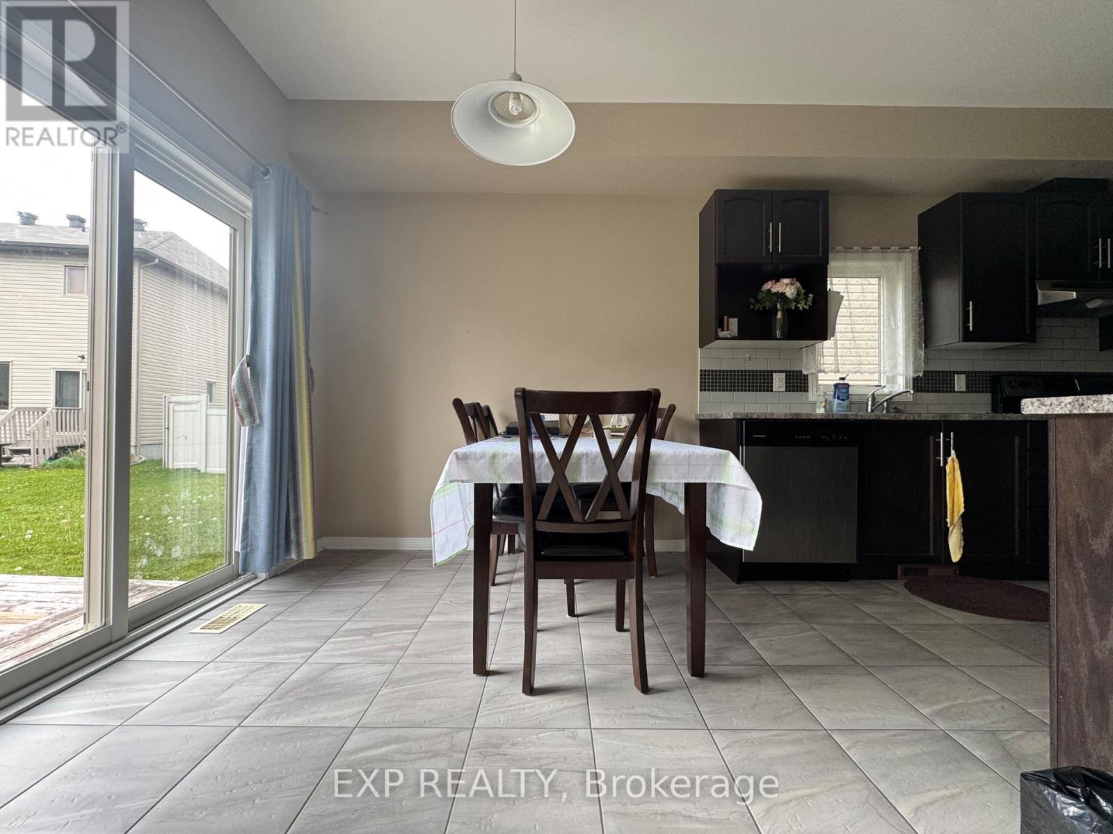 












381 VIA VERONA AVENUE

,
Ottawa,




Ontario
K2J5X8

