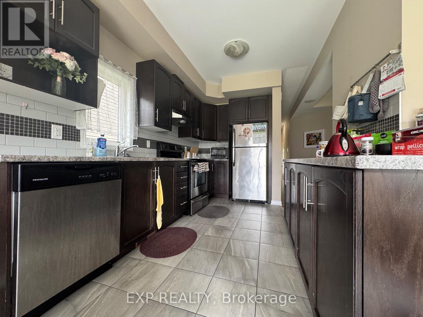 












381 VIA VERONA AVENUE

,
Ottawa,




Ontario
K2J5X8

