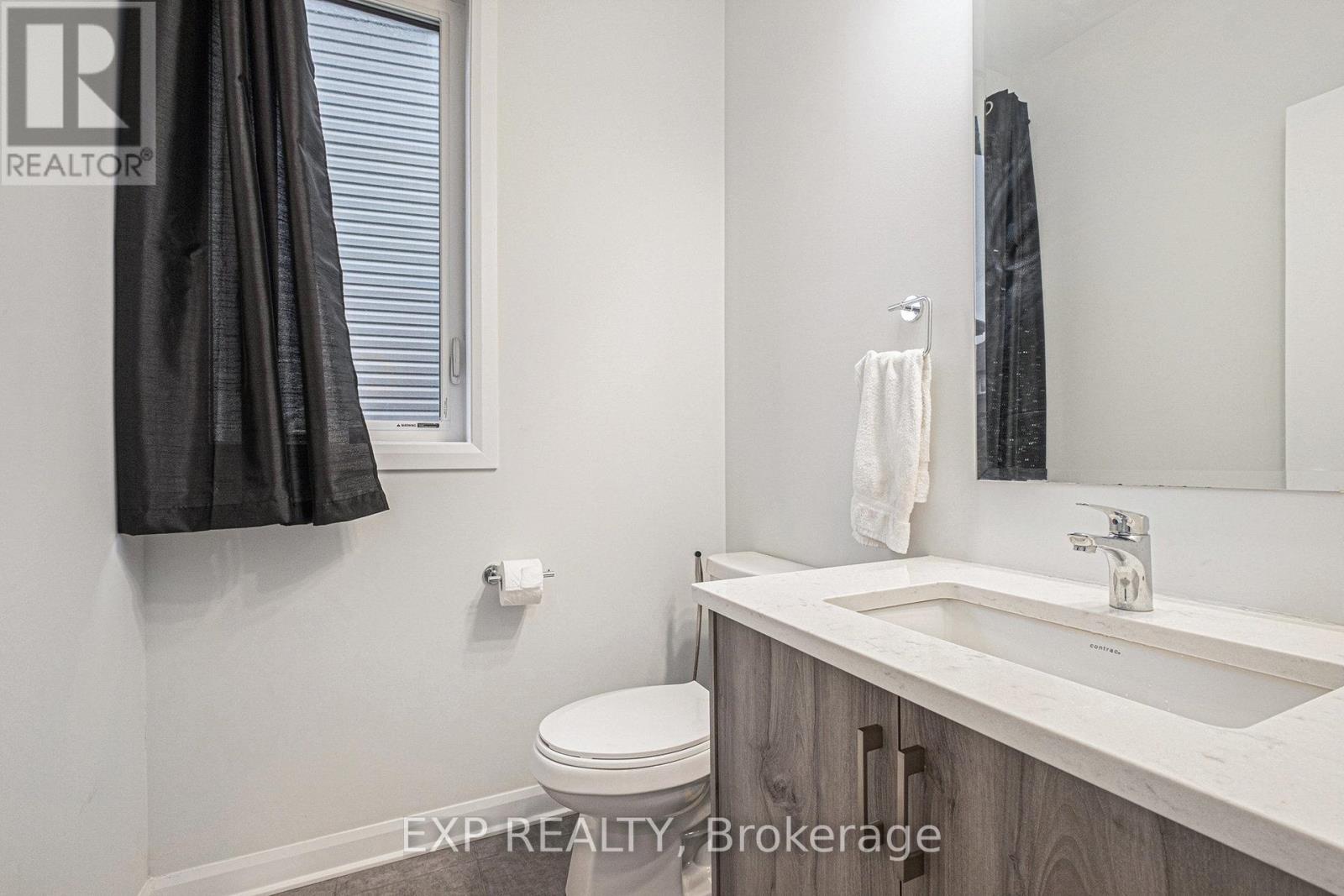 












528 ANCHOR CIRCLE

,
Ottawa,




Ontario
K4M0X5

