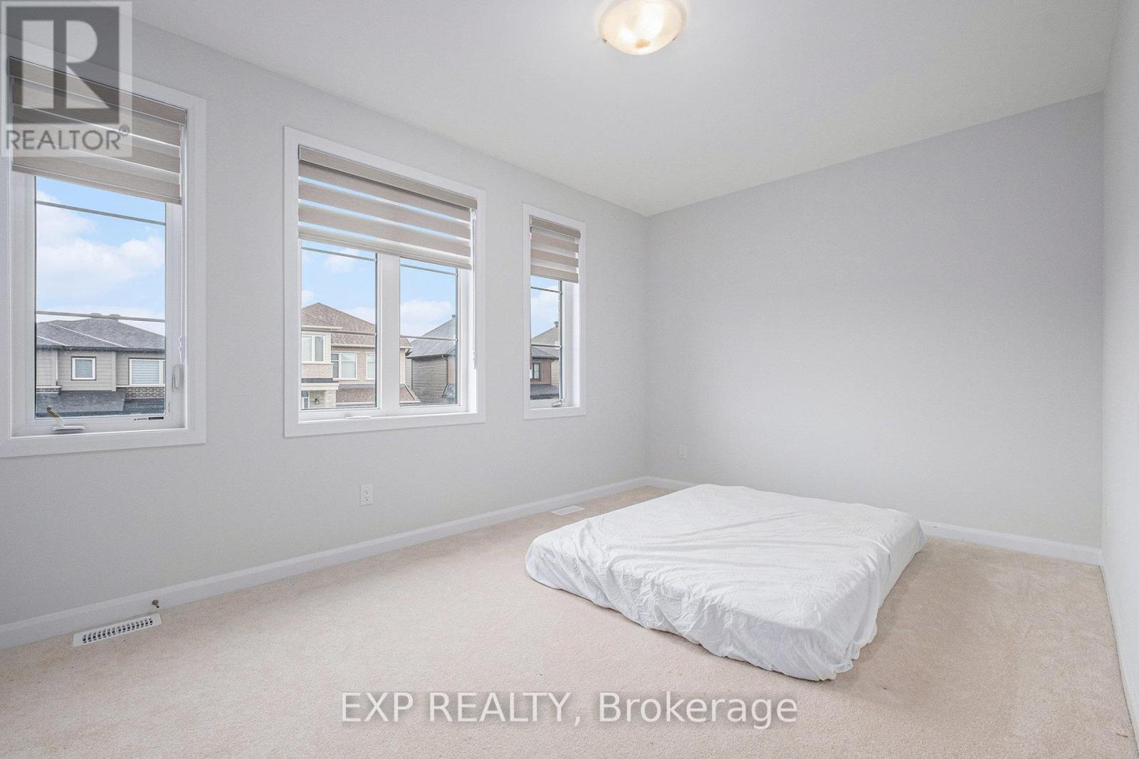 












528 ANCHOR CIRCLE

,
Ottawa,




Ontario
K4M0X5

