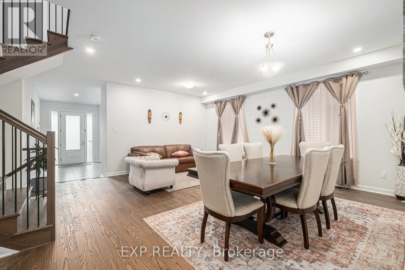 












528 ANCHOR CIRCLE

,
Ottawa,




Ontario
K4M0X5

