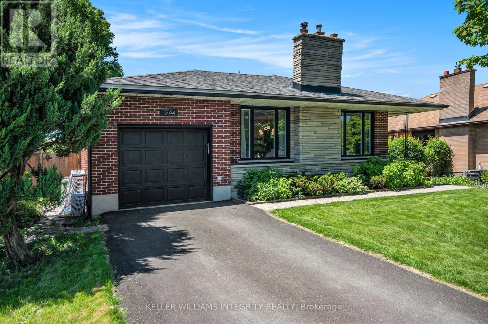 












1244 TARA DRIVE

,
Ottawa,




Ontario
K2C2H5

