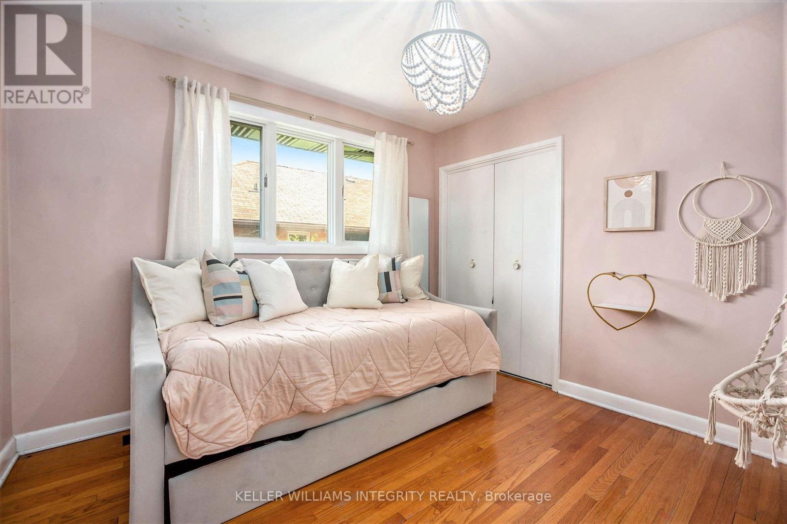 












1244 TARA DRIVE

,
Ottawa,




Ontario
K2C2H5

