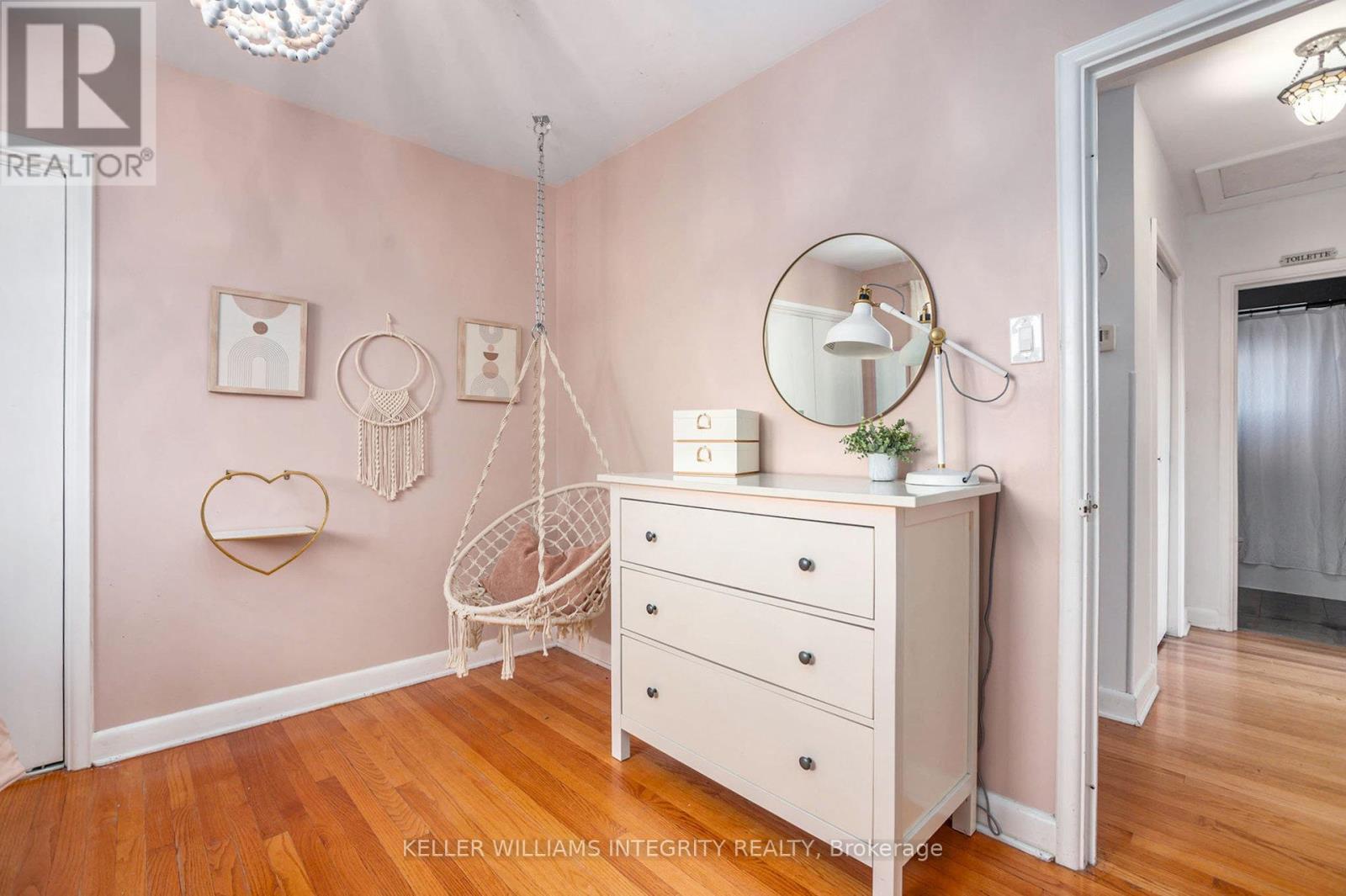 












1244 TARA DRIVE

,
Ottawa,




Ontario
K2C2H5


