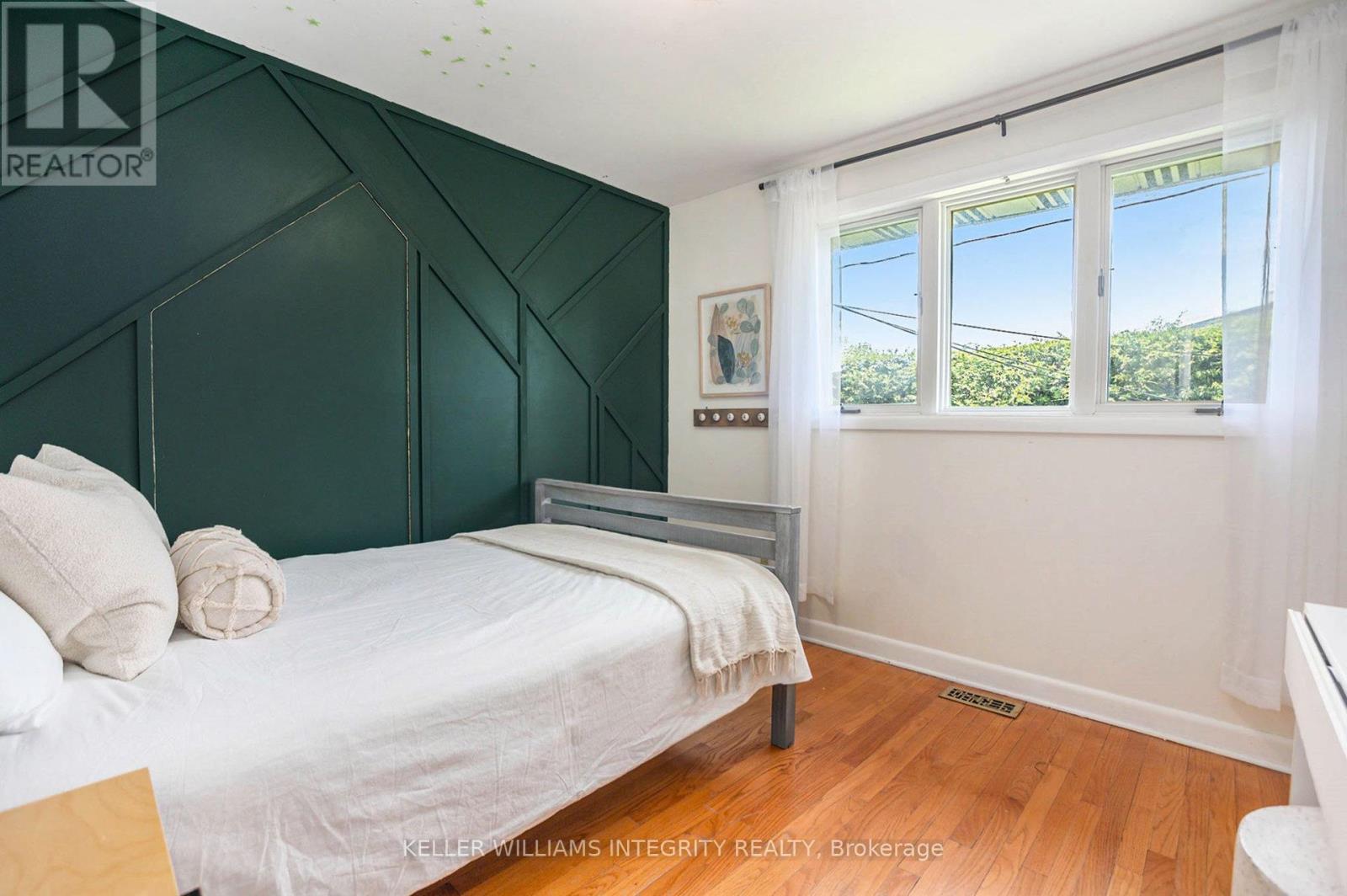 












1244 TARA DRIVE

,
Ottawa,




Ontario
K2C2H5

