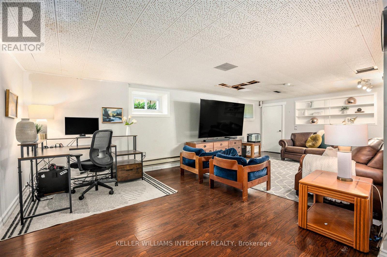 












1244 TARA DRIVE

,
Ottawa,




Ontario
K2C2H5

