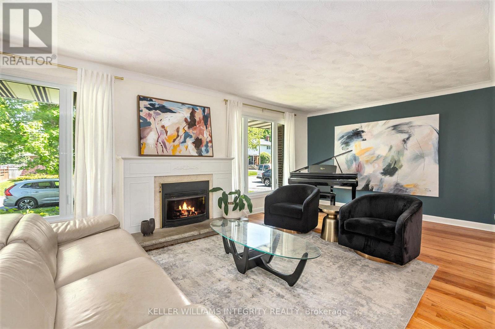 












1244 TARA DRIVE

,
Ottawa,




Ontario
K2C2H5

