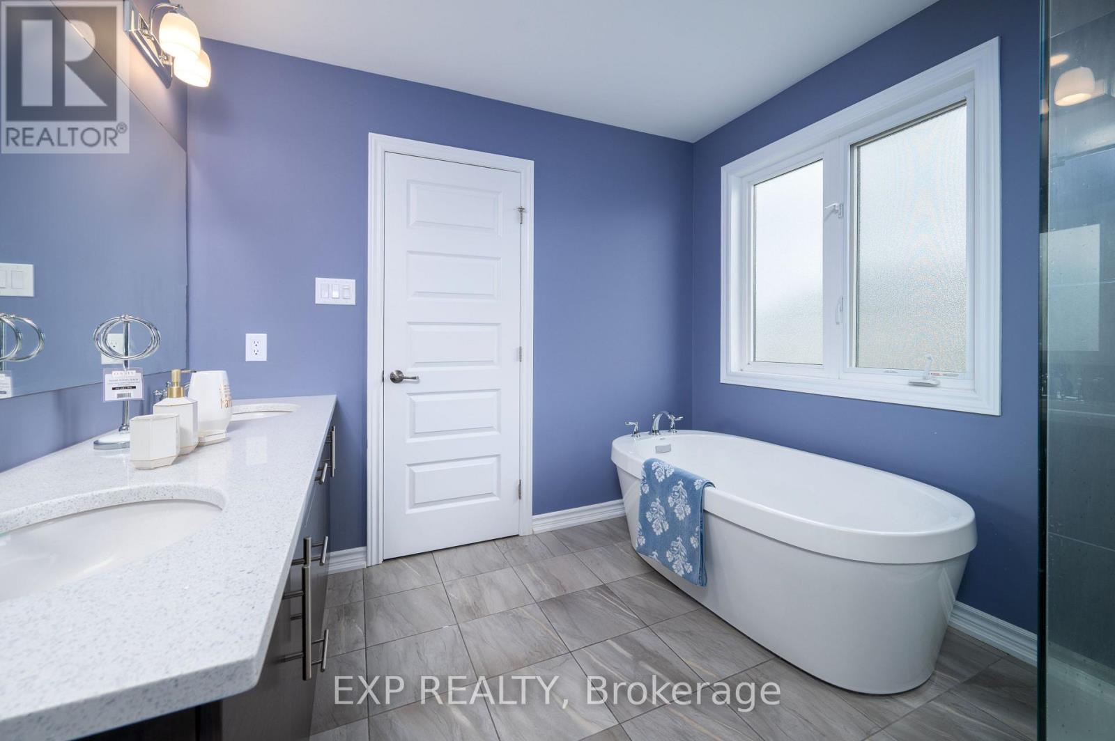 












125 SWEETVALLEY DRIVE

,
Ottawa,




Ontario
K4A1A4

