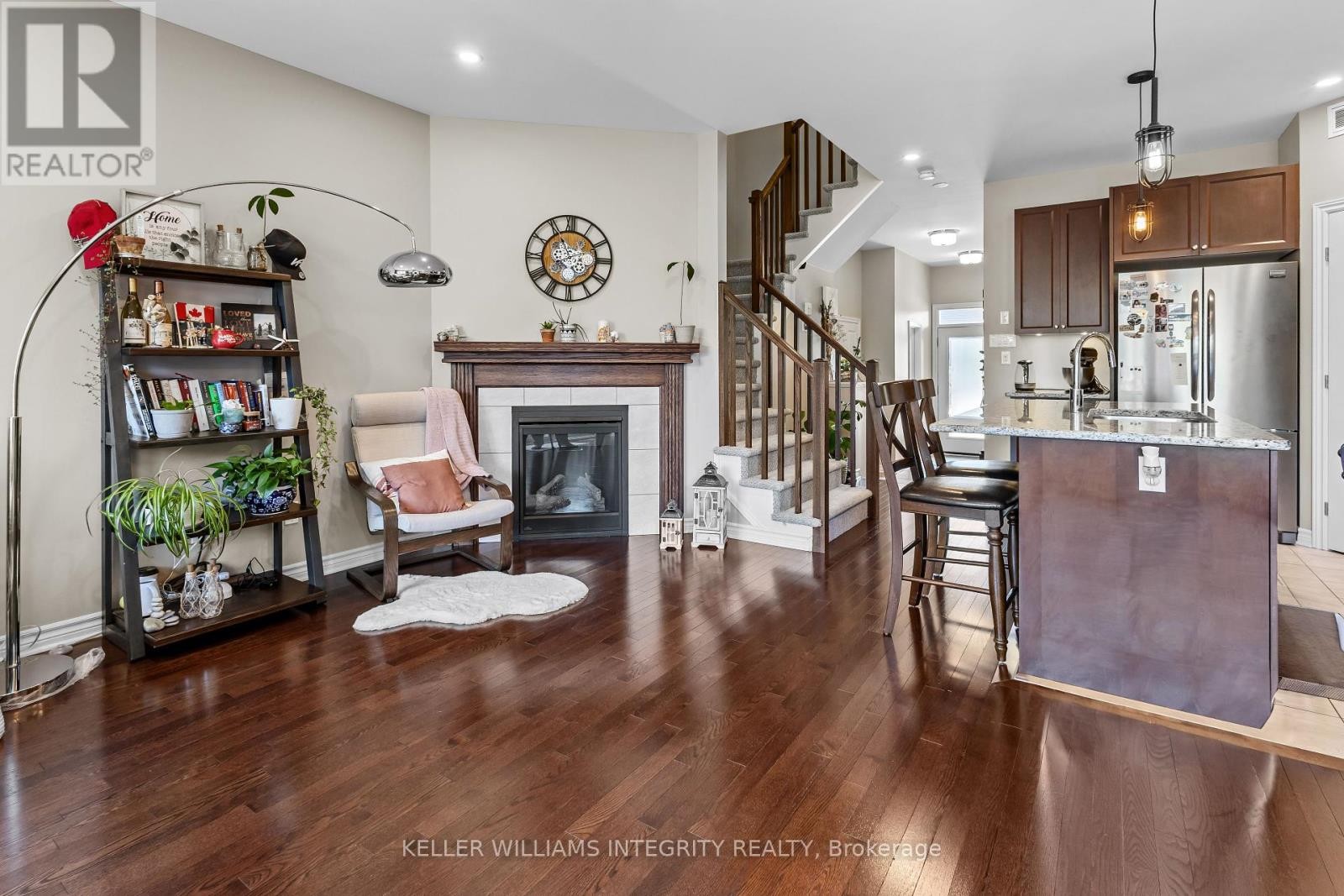 












313 WARMSTONE DRIVE

,
Ottawa,




Ontario
K2S0N9


