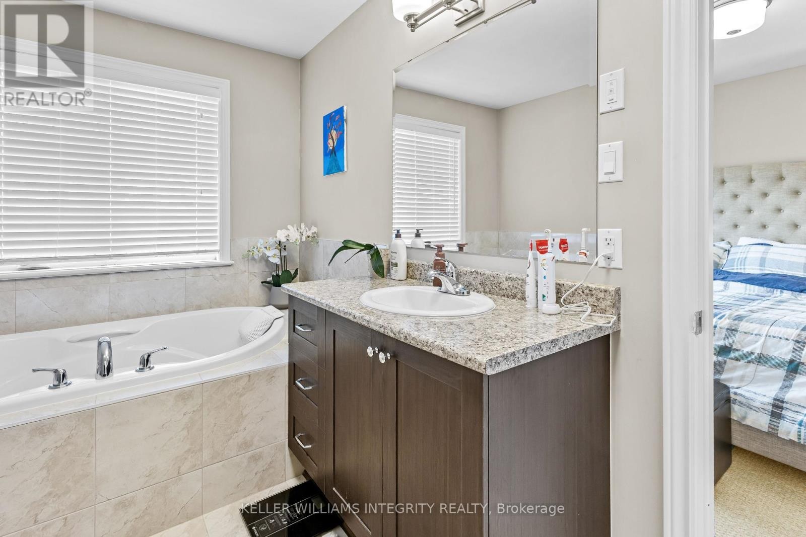 












313 WARMSTONE DRIVE

,
Ottawa,




Ontario
K2S0N9

