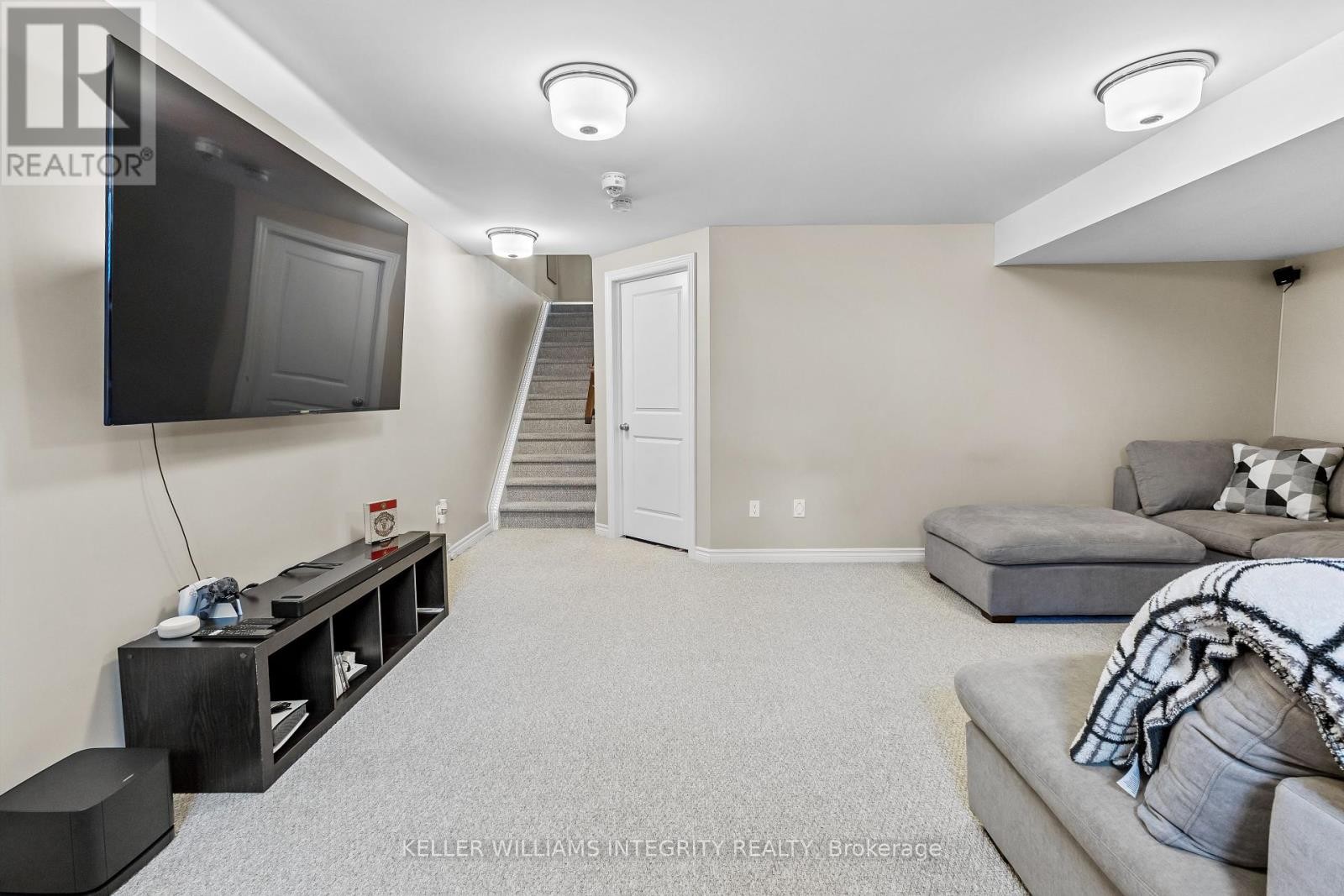 












313 WARMSTONE DRIVE

,
Ottawa,




Ontario
K2S0N9

