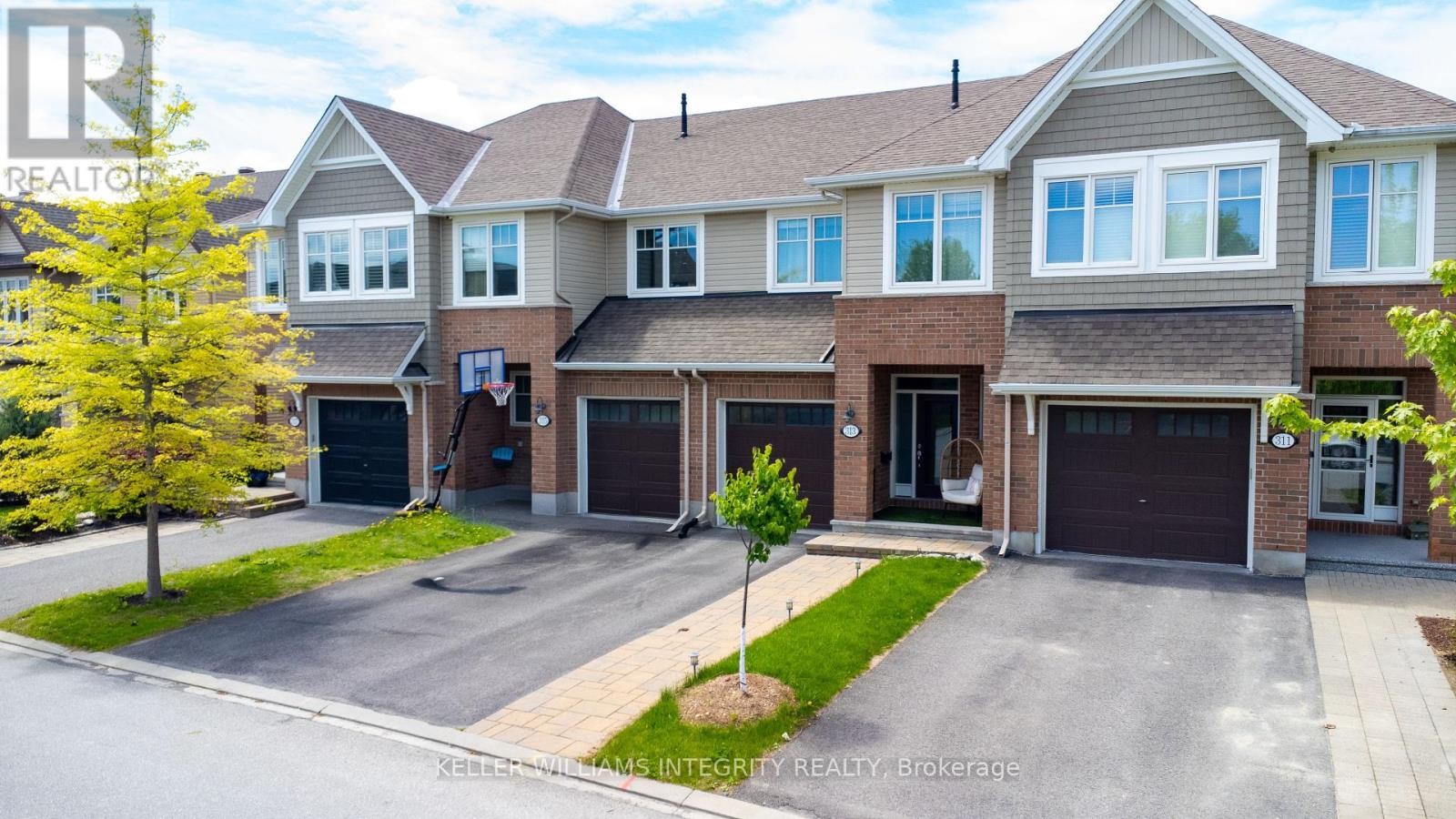 












313 WARMSTONE DRIVE

,
Ottawa,




Ontario
K2S0N9

