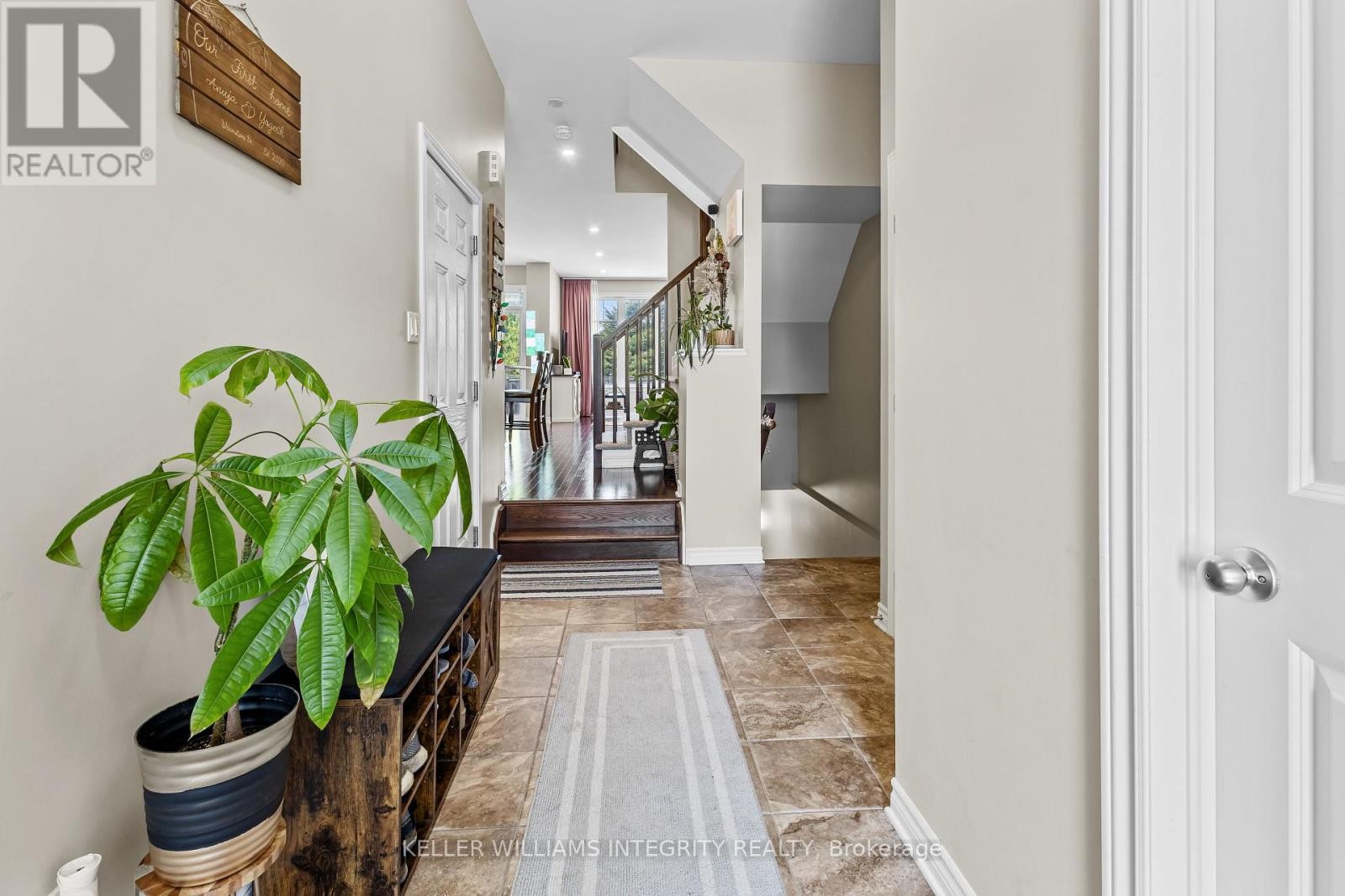 












313 WARMSTONE DRIVE

,
Ottawa,




Ontario
K2S0N9

