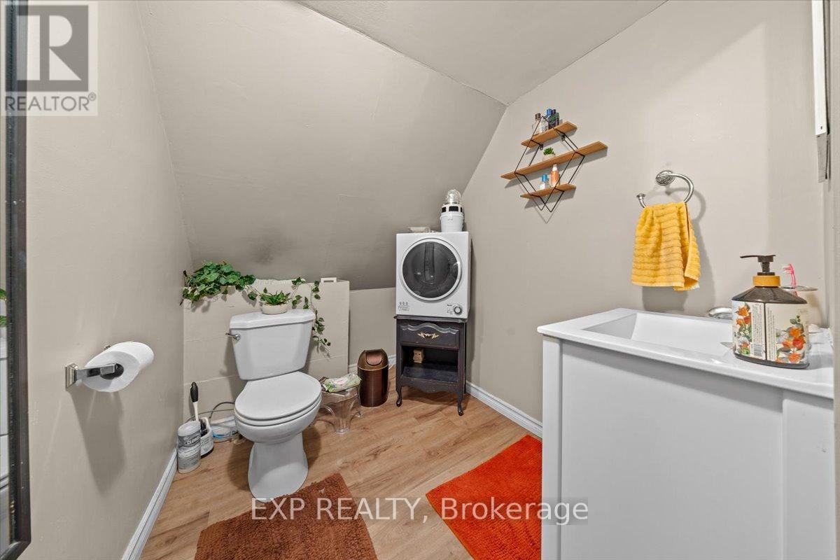 












60 PEARL STREET E

,
Brockville,




Ontario
K6V1P7

