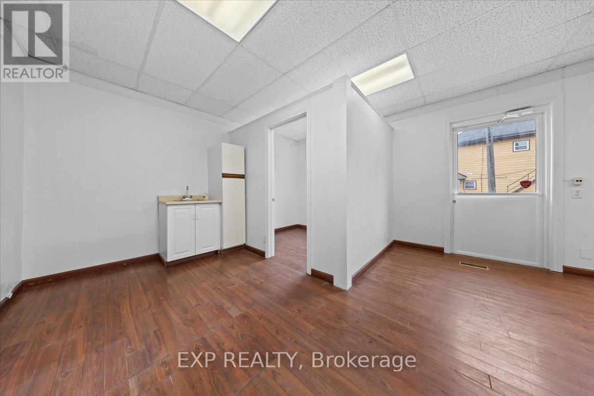 












60 PEARL STREET E

,
Brockville,




Ontario
K6V1P7

