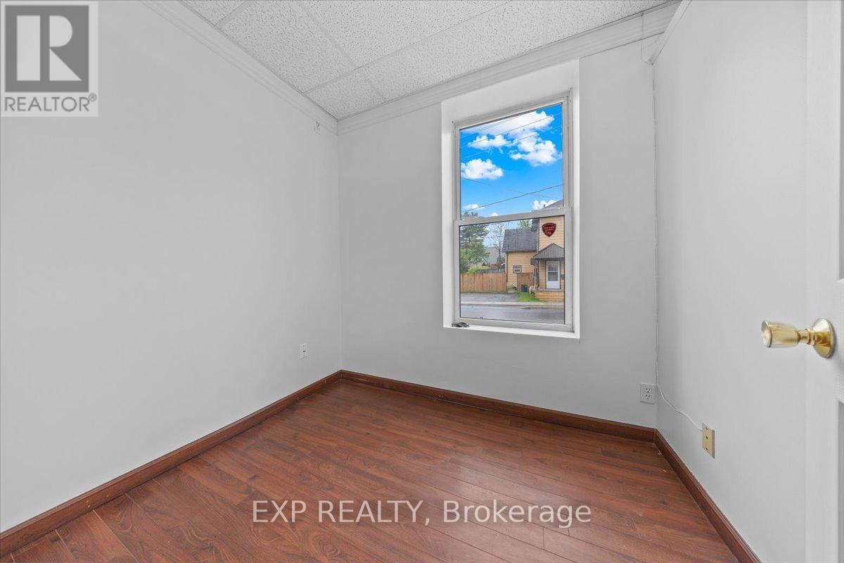 












60 PEARL STREET E

,
Brockville,




Ontario
K6V1P7

