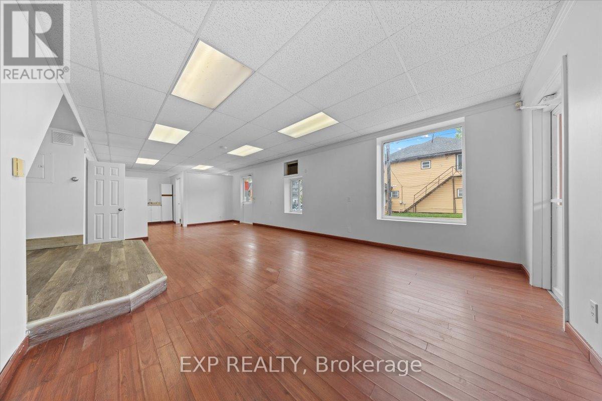 












60 PEARL STREET E

,
Brockville,




Ontario
K6V1P7

