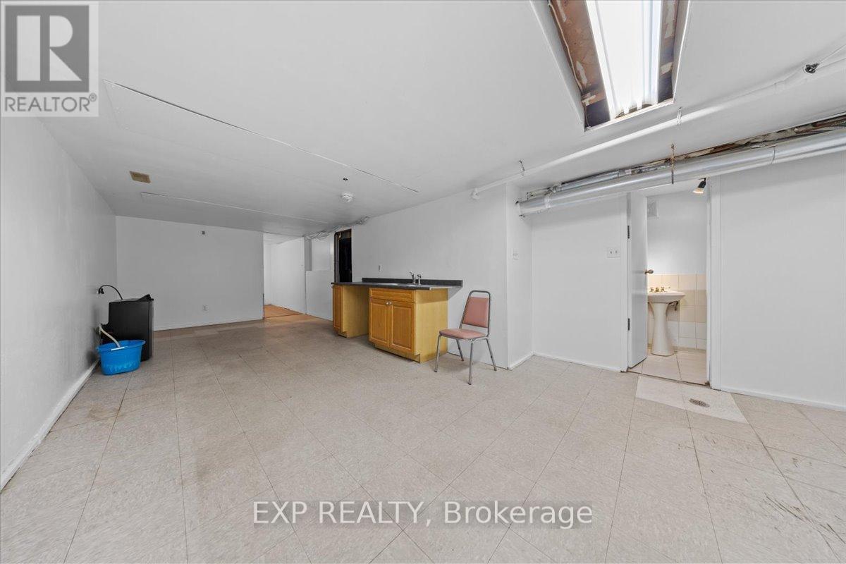 












60 PEARL STREET E

,
Brockville,




Ontario
K6V1P7

