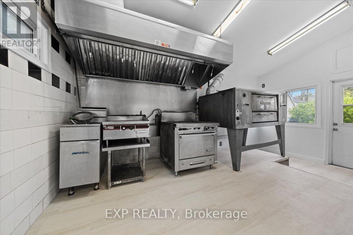 












60 PEARL STREET E

,
Brockville,




Ontario
K6V1P7

