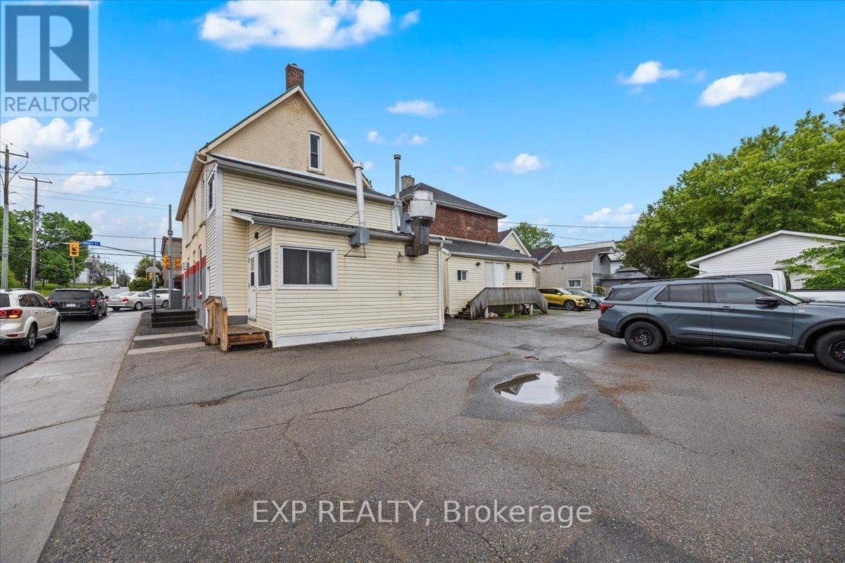 












60 PEARL STREET E

,
Brockville,




Ontario
K6V1P7

