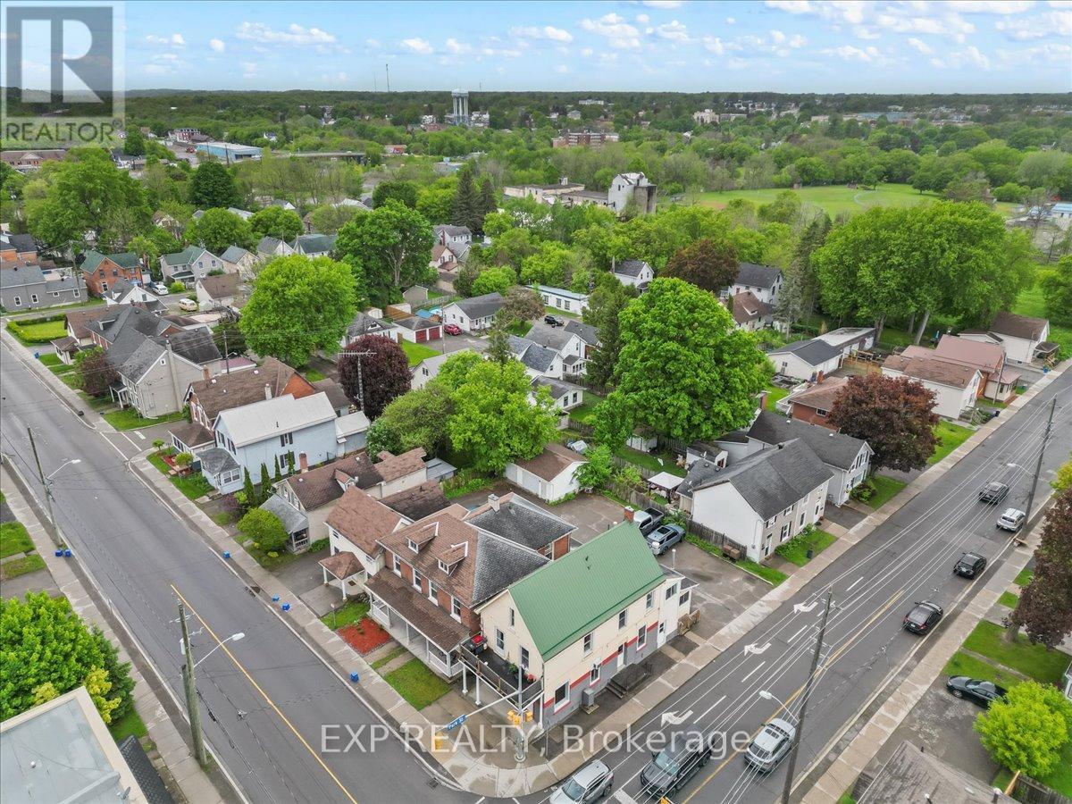












60 PEARL STREET E

,
Brockville,




Ontario
K6V1P7

