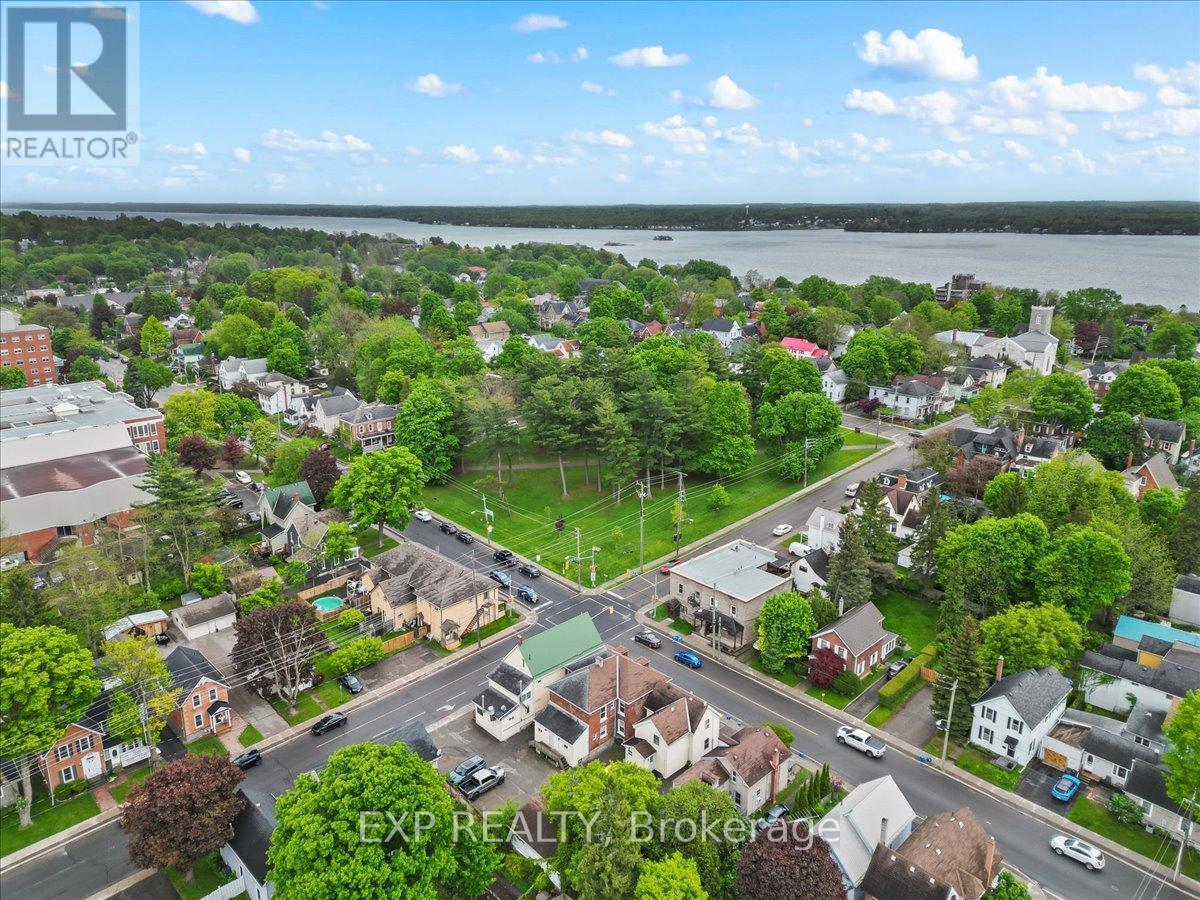 












60 PEARL STREET E

,
Brockville,




Ontario
K6V1P7

