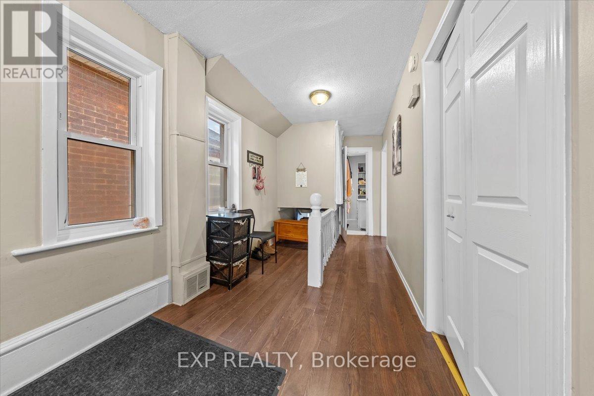 












60 PEARL STREET E

,
Brockville,




Ontario
K6V1P7

