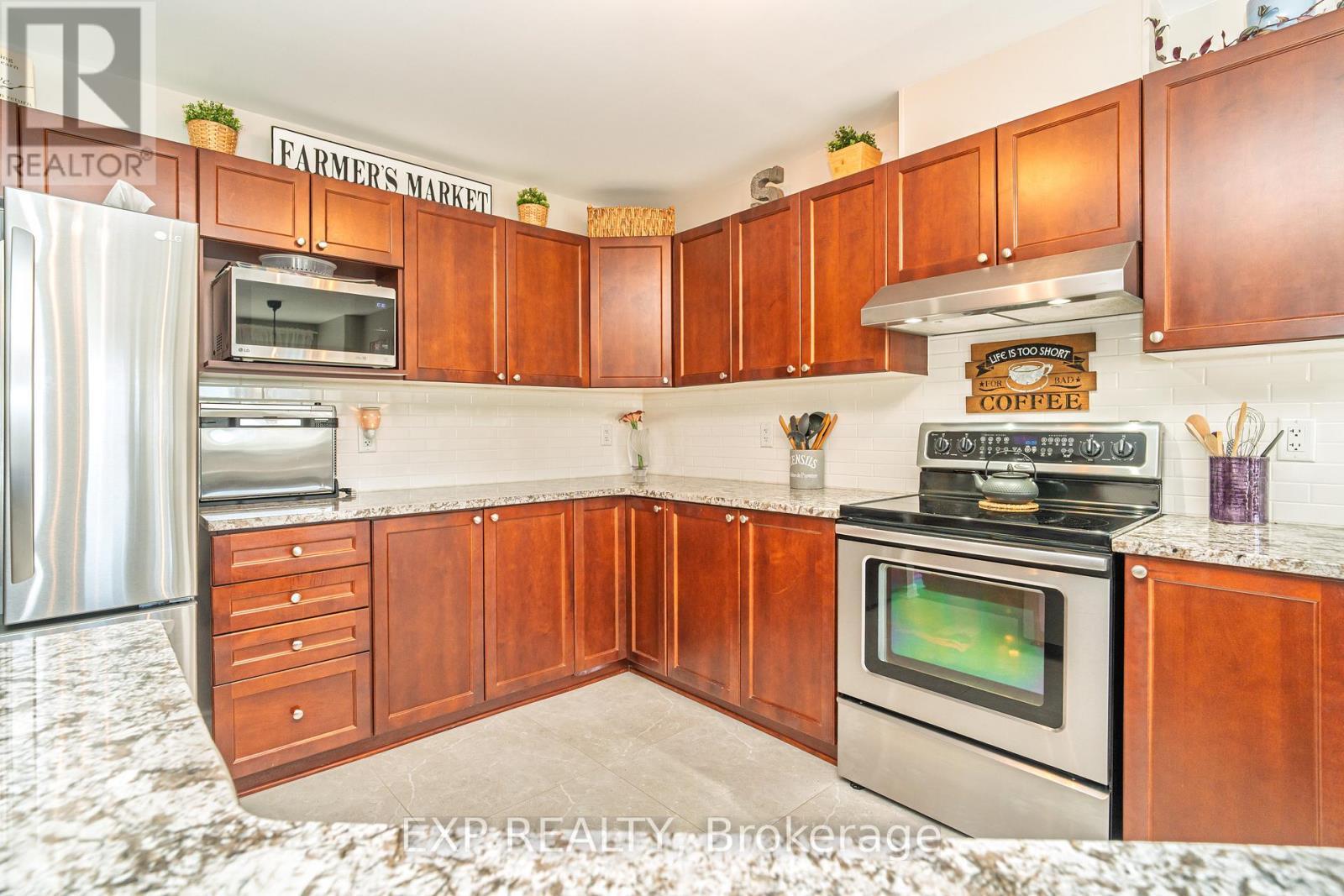 












1836 ARROWGRASS WAY

,
Ottawa,




Ontario
K4A0H9

