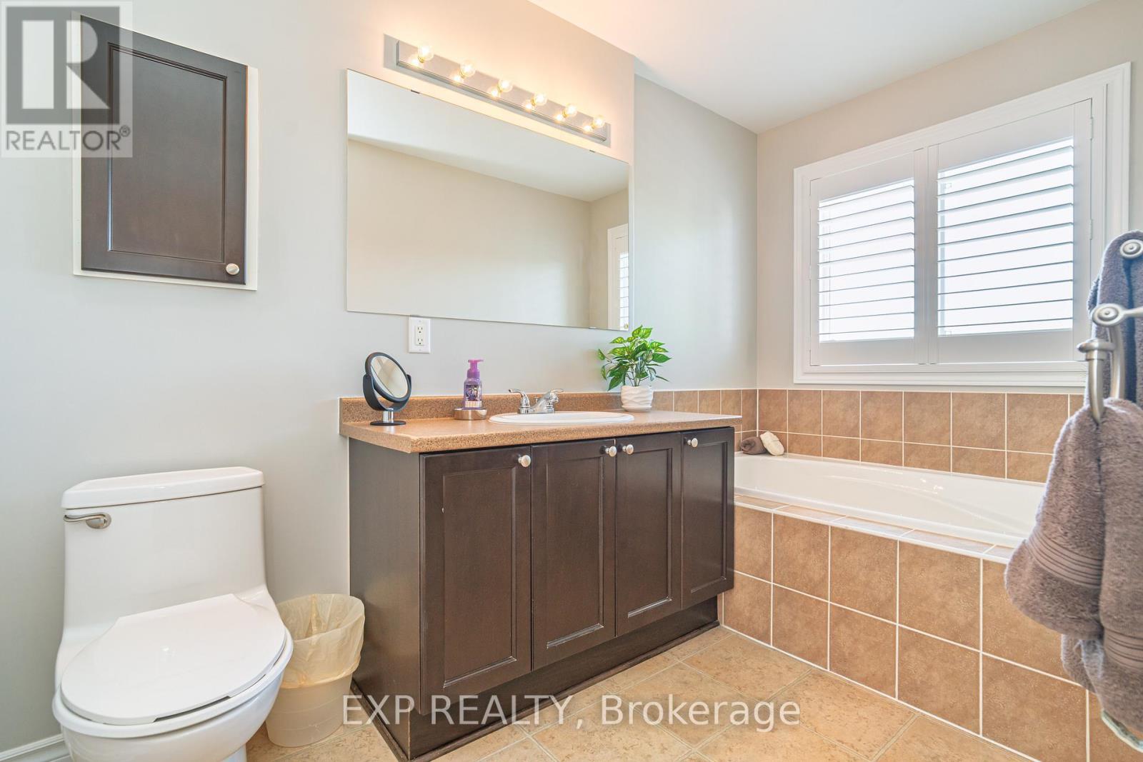 












1836 ARROWGRASS WAY

,
Ottawa,




Ontario
K4A0H9

