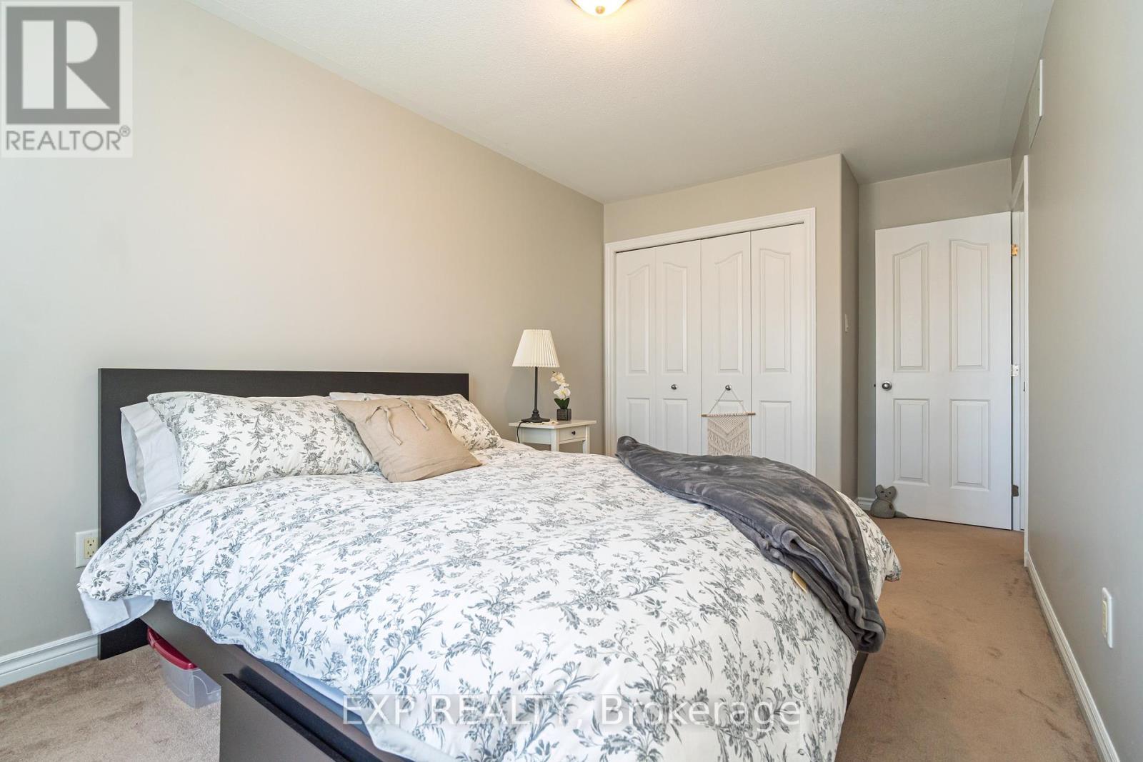 












1836 ARROWGRASS WAY

,
Ottawa,




Ontario
K4A0H9

