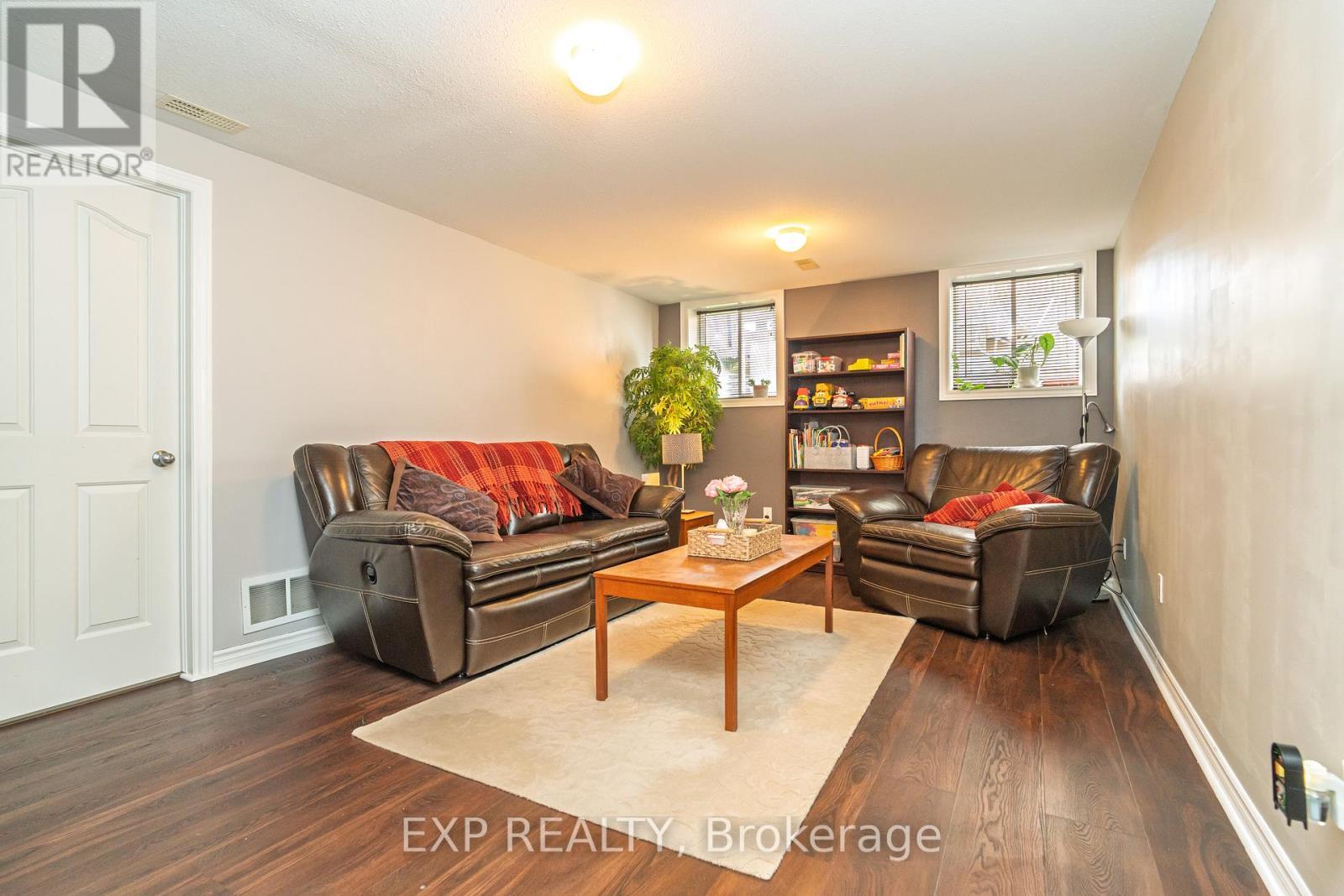 












1836 ARROWGRASS WAY

,
Ottawa,




Ontario
K4A0H9

