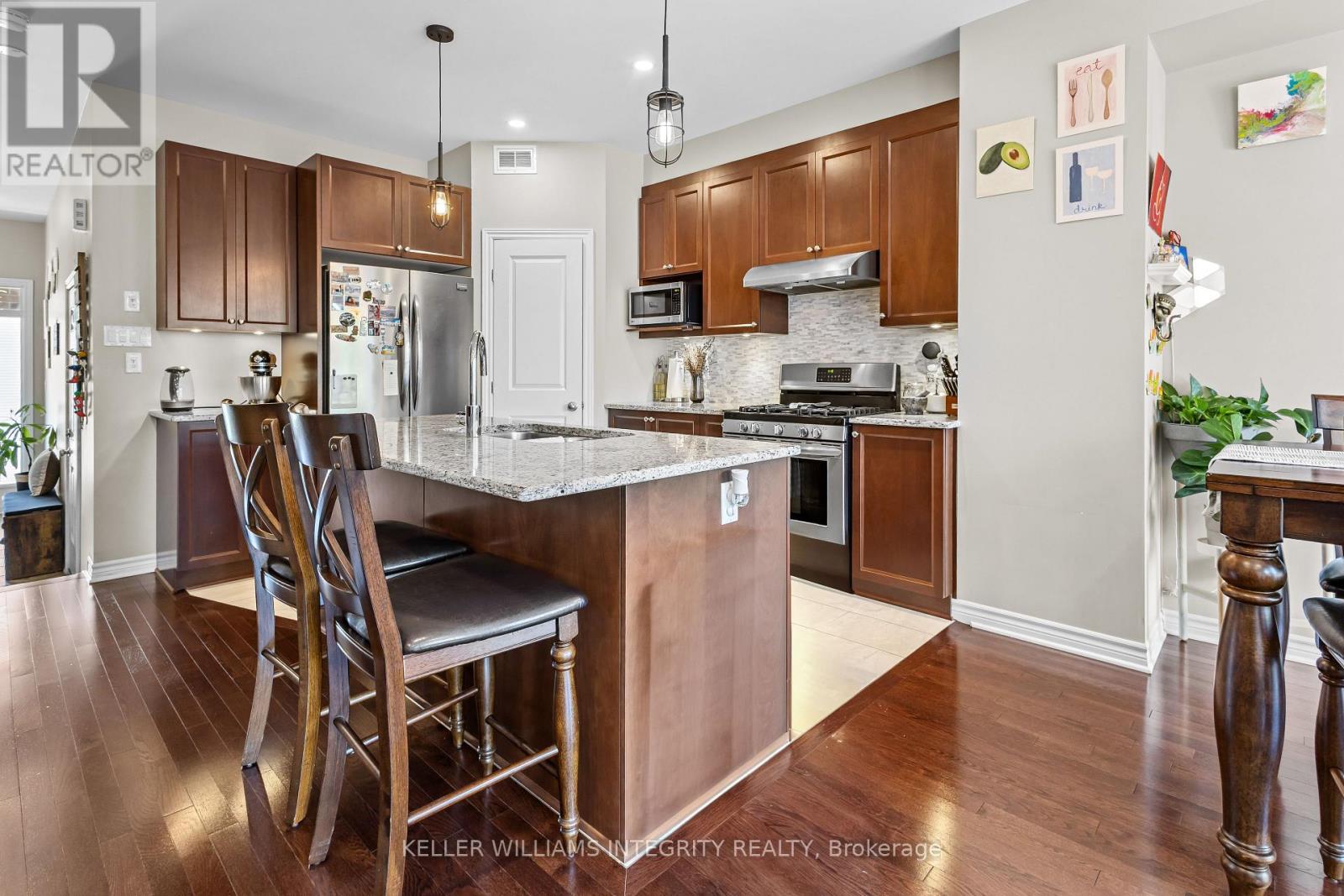 












313 WARMSTONE DRIVE

,
Ottawa,




Ontario
K2S0N9

