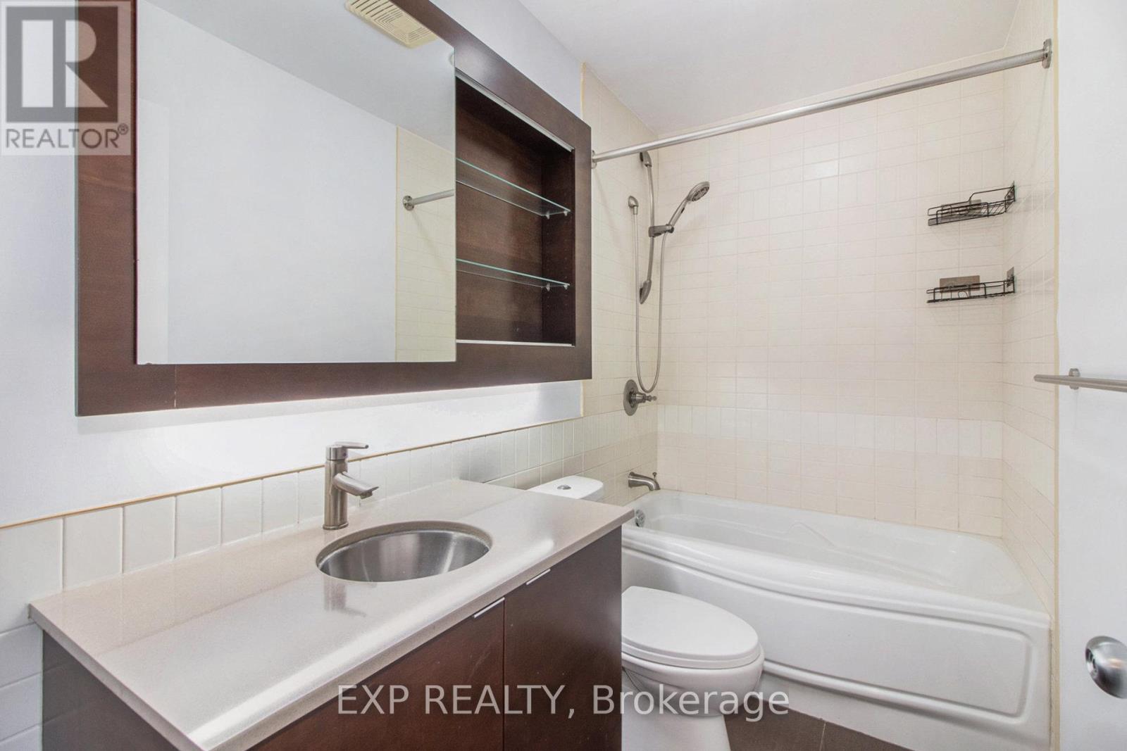 












1305 - 324 LAURIER AVENUE W

,
Ottawa,




Ontario
K1N6P6

