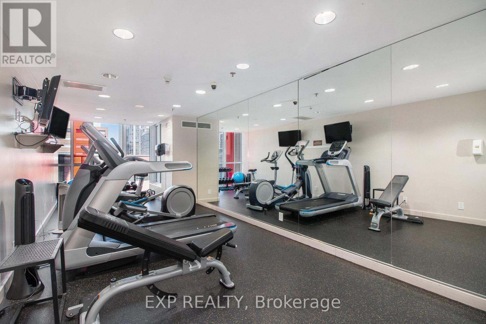 












1305 - 324 LAURIER AVENUE W

,
Ottawa,




Ontario
K1N6P6

