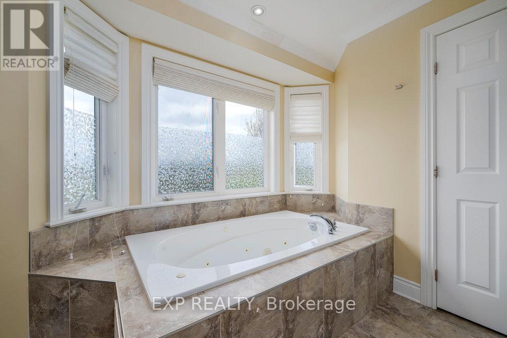 












6768 BREANNA CARDILL STREET

,
Ottawa,




Ontario
K4P0C3

