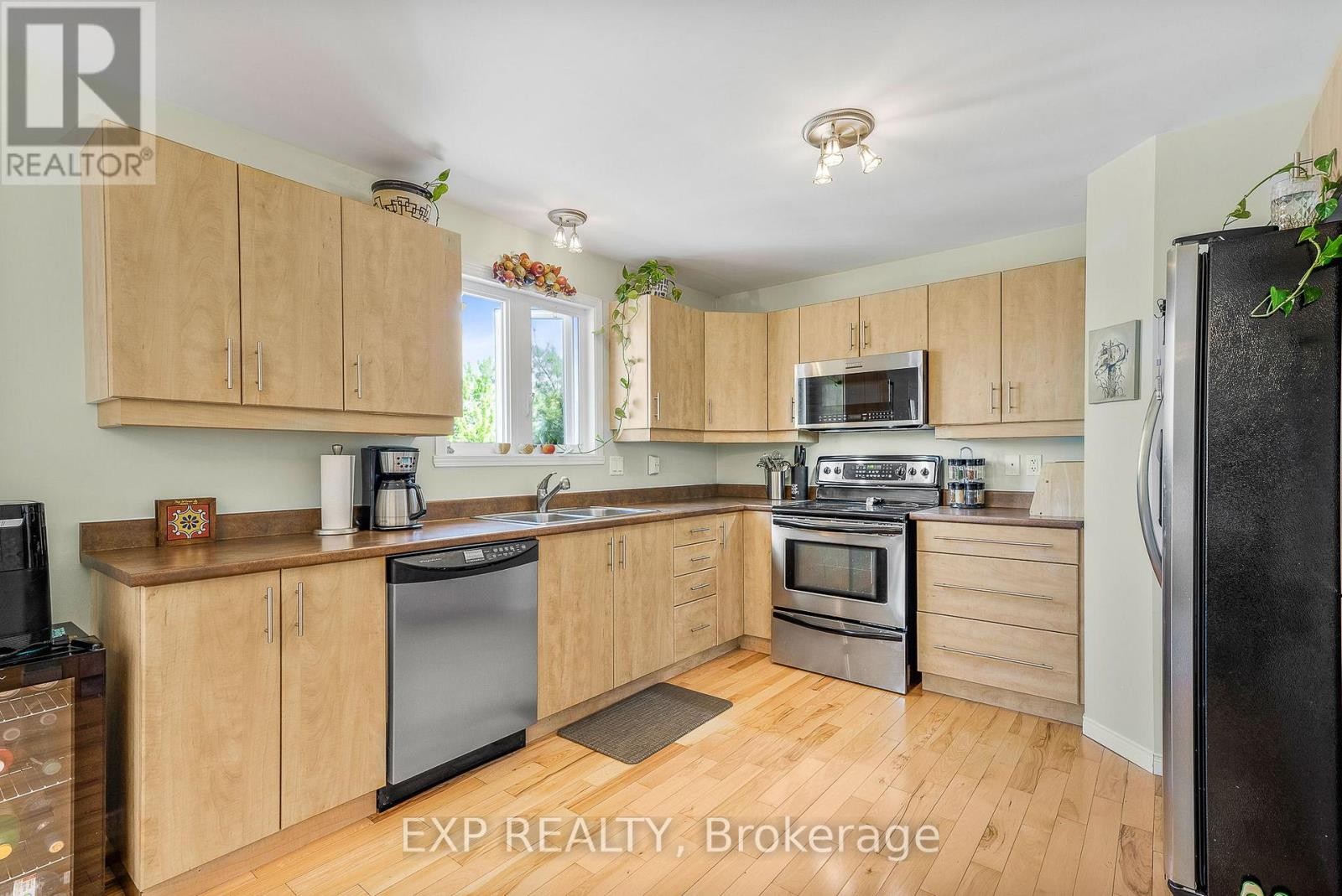 












1875 LAJOIE STREET E

,
Alfred and Plantagenet,




Ontario
K0B1J0

