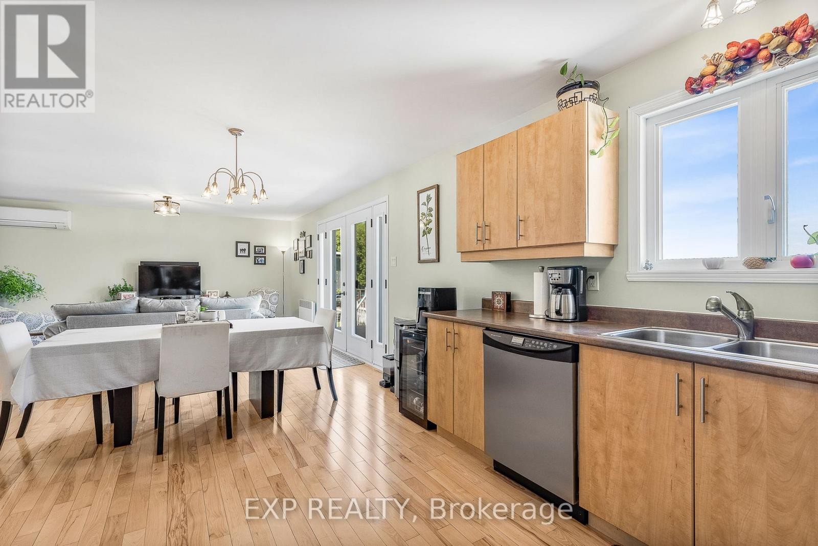












1875 LAJOIE STREET E

,
Alfred and Plantagenet,




Ontario
K0B1J0

