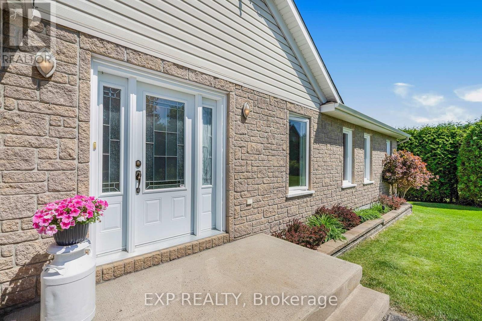 












1875 LAJOIE STREET E

,
Alfred and Plantagenet,




Ontario
K0B1J0

