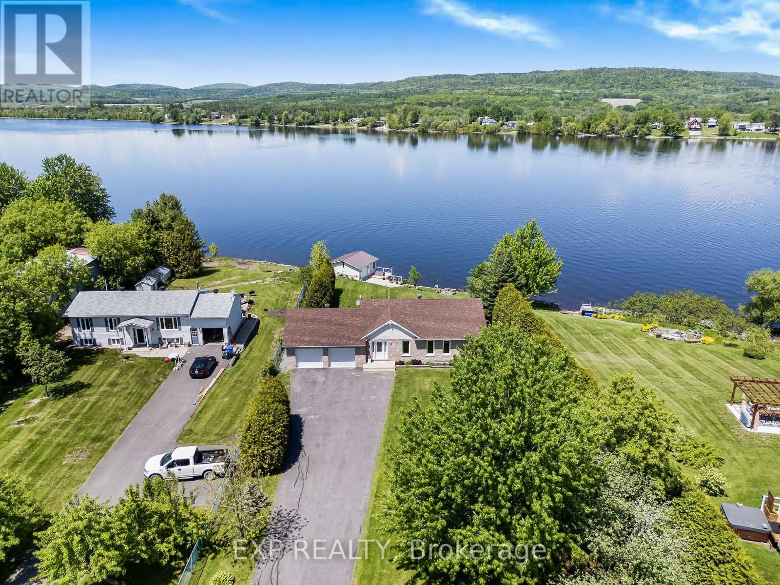 












1875 LAJOIE STREET E

,
Alfred and Plantagenet,




Ontario
K0B1J0

