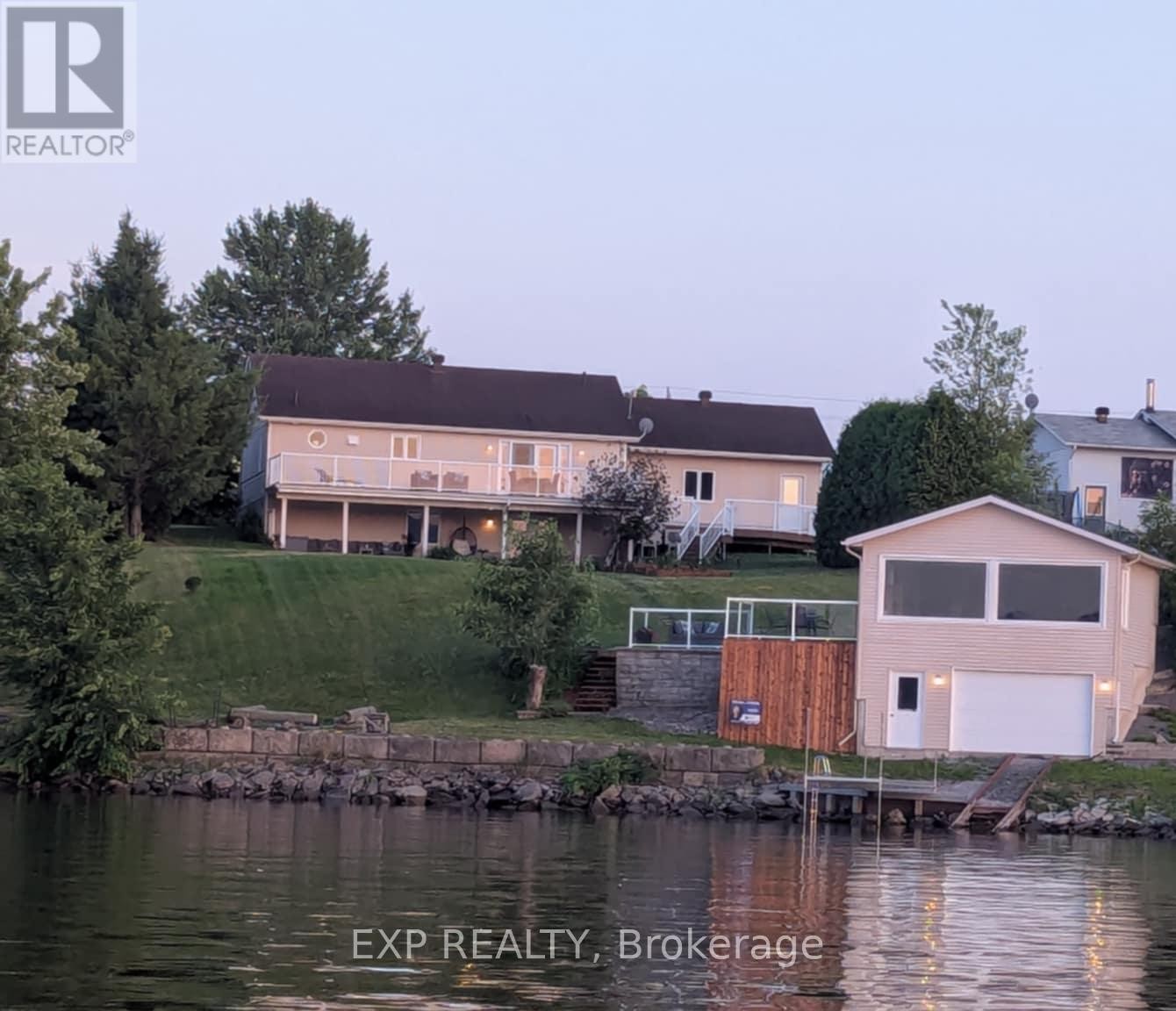 












1875 LAJOIE STREET

,
Alfred and Plantagenet,




Ontario
K0B1J0

