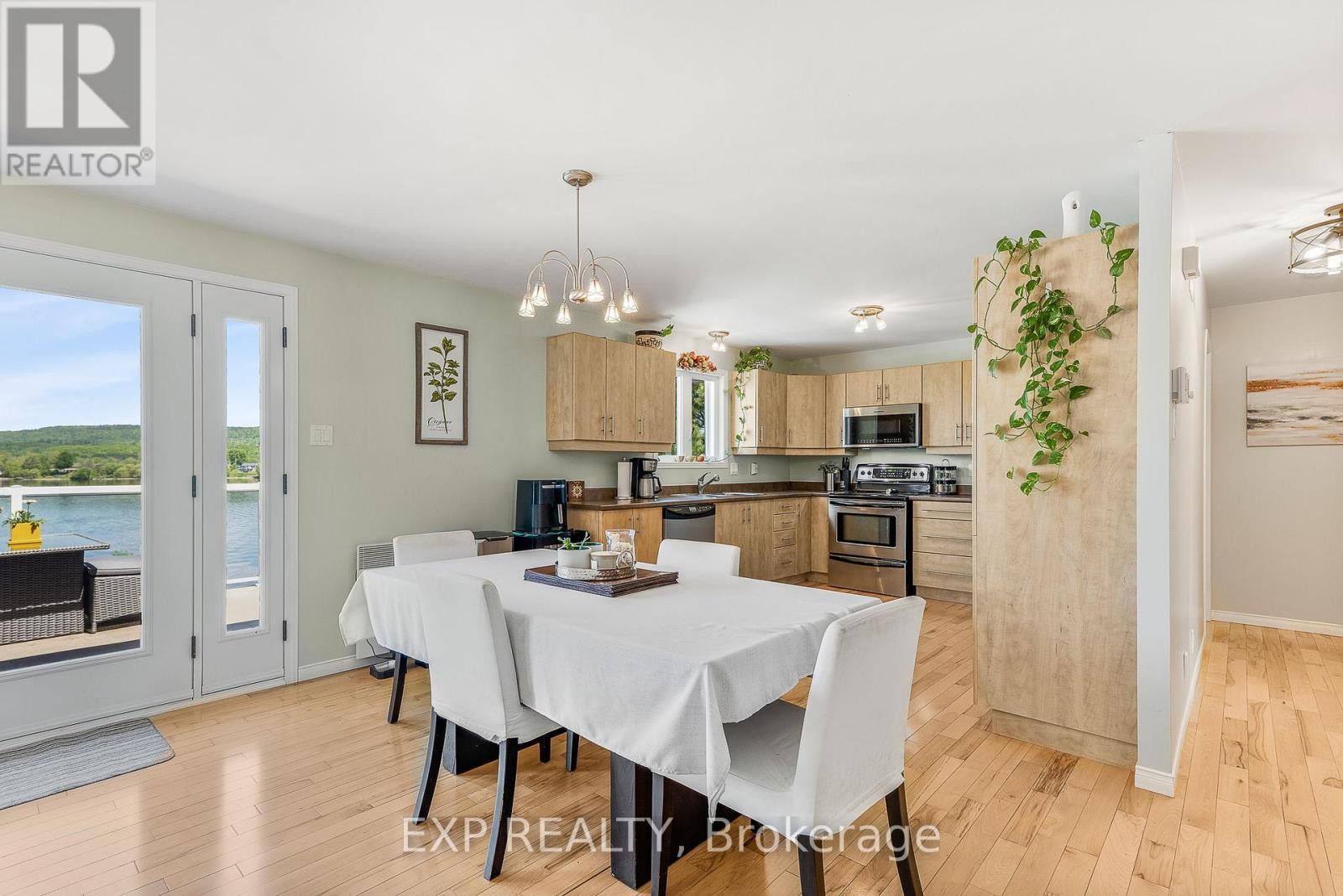 












1875 LAJOIE STREET E

,
Alfred and Plantagenet,




Ontario
K0B1J0

