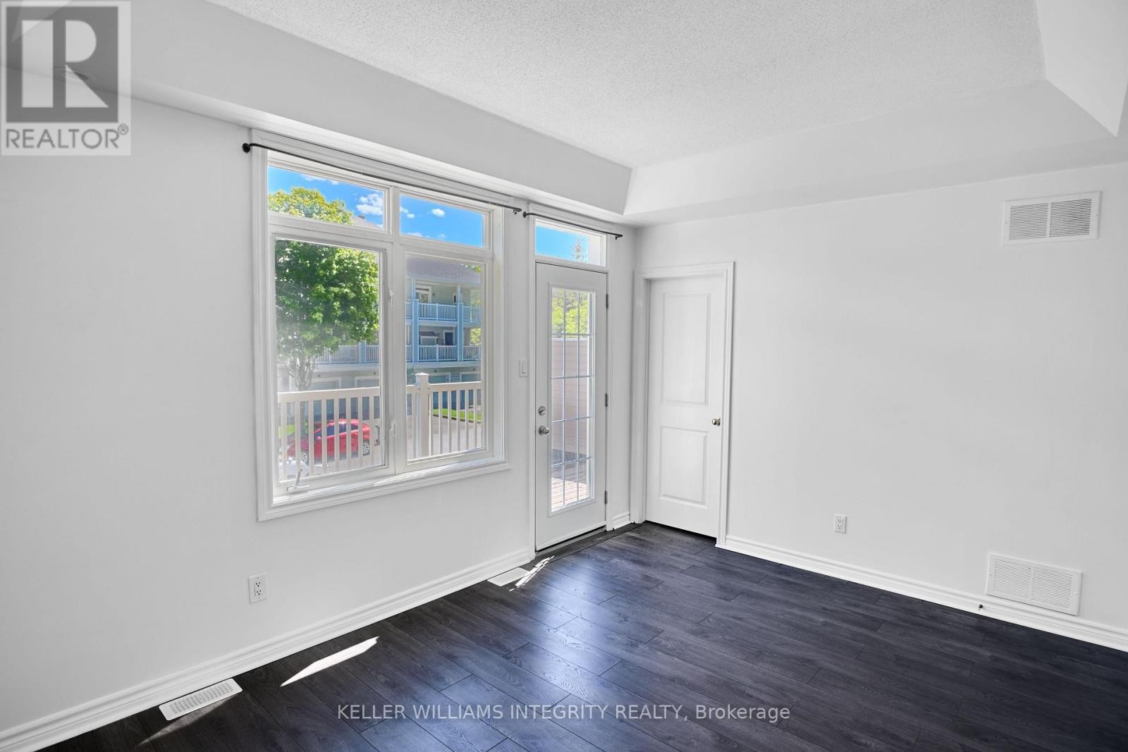 












#3 - 1697 CAMPEAU DRIVE

,
Ottawa,




Ontario
K2K0A2

