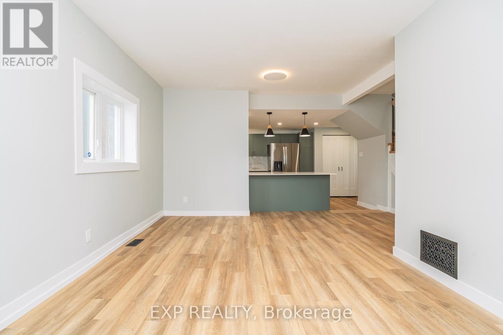 












467 MAIN STREET

,
Hawkesbury,




Ontario
K6A2S6

