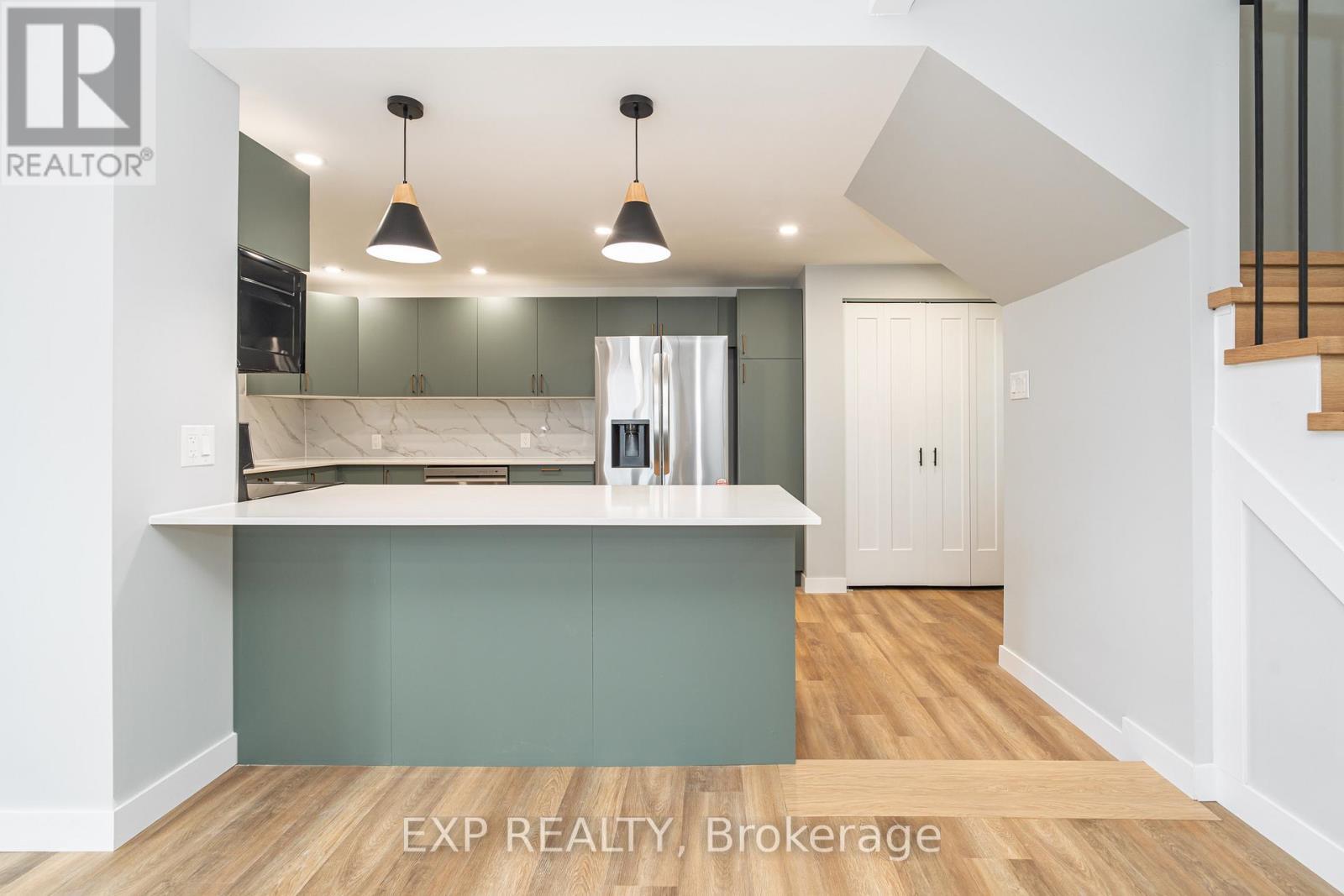 












467 MAIN STREET

,
Hawkesbury,




Ontario
K6A2S6


