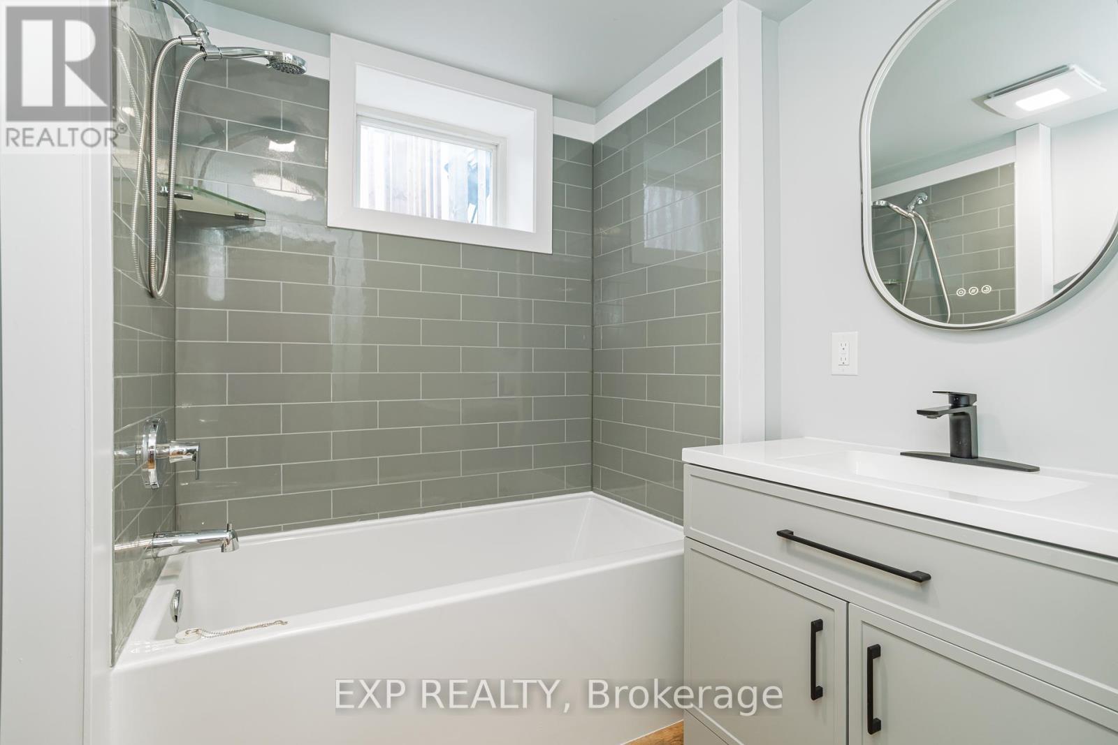 












467 MAIN STREET

,
Hawkesbury,




Ontario
K6A2S6

