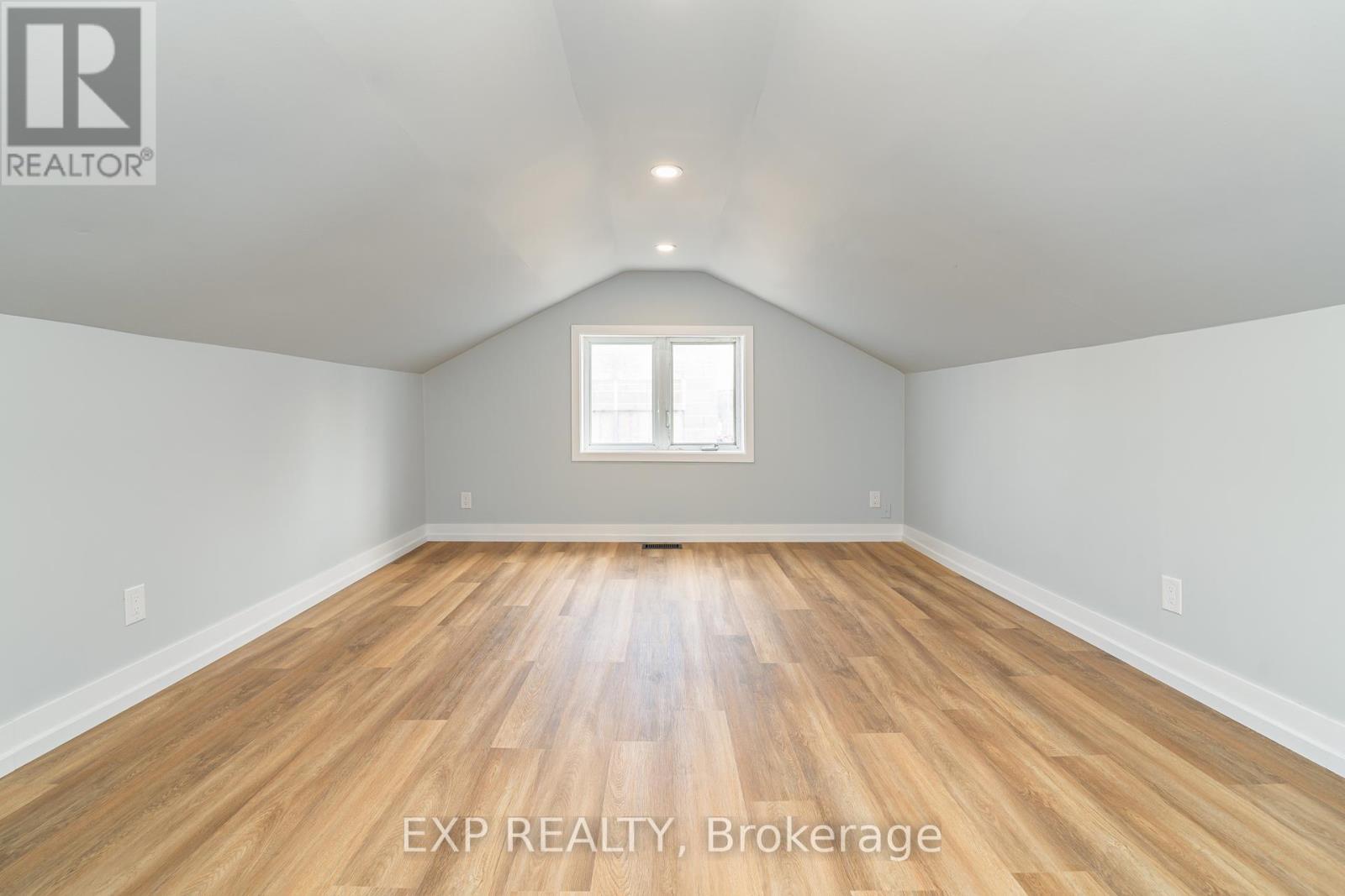 












467 MAIN STREET

,
Hawkesbury,




Ontario
K6A2S6


