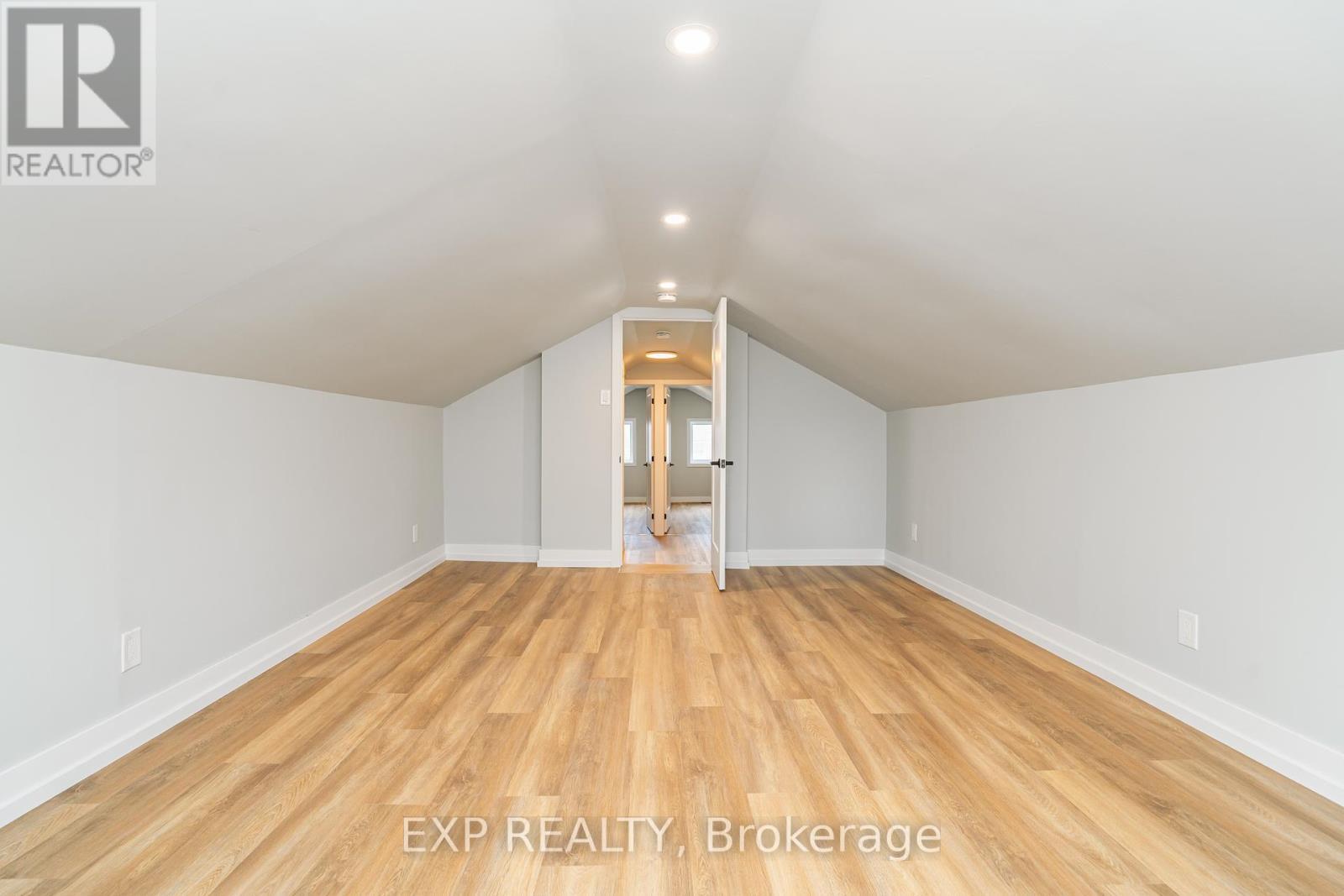 












467 MAIN STREET

,
Hawkesbury,




Ontario
K6A2S6

