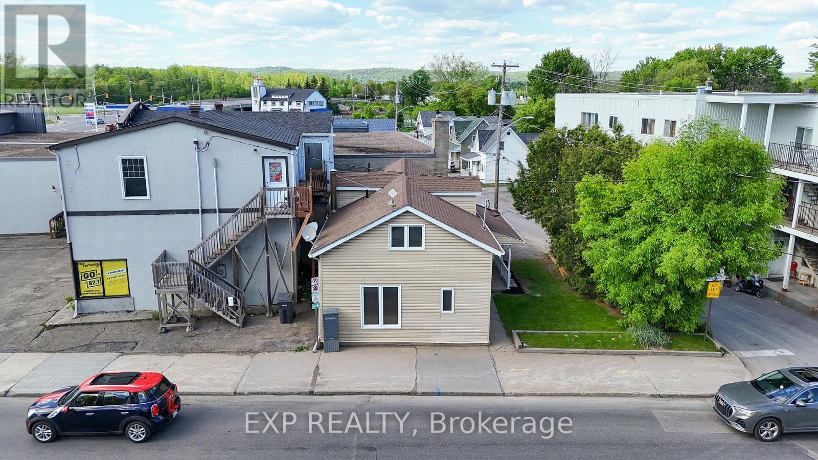 












467 MAIN STREET

,
Hawkesbury,




Ontario
K6A2S6

